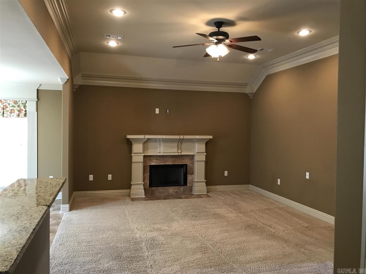 COUNTRY CLUB OF ARK THE - Residential Lease