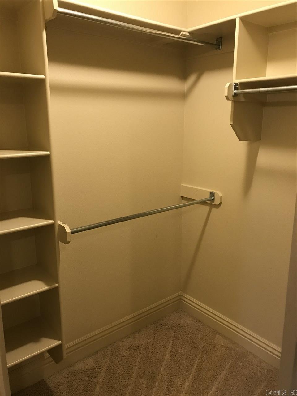 COUNTRY CLUB OF ARK THE - Residential Lease