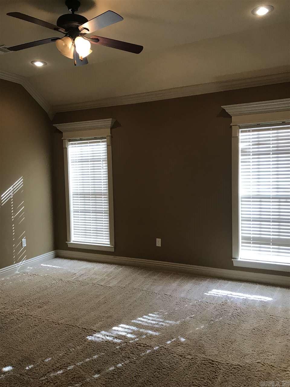 COUNTRY CLUB OF ARK THE - Residential Lease