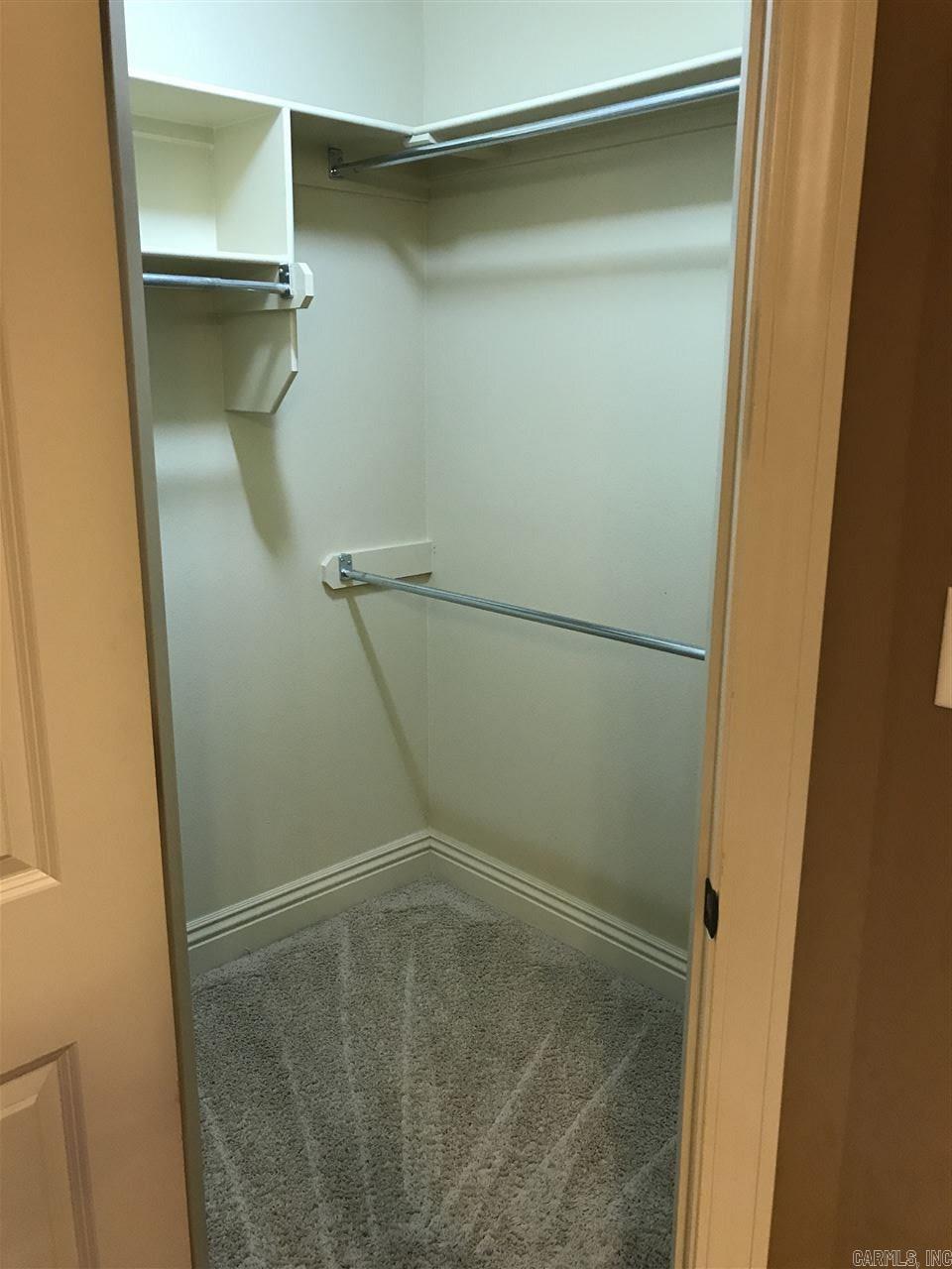 COUNTRY CLUB OF ARK THE - Residential Lease