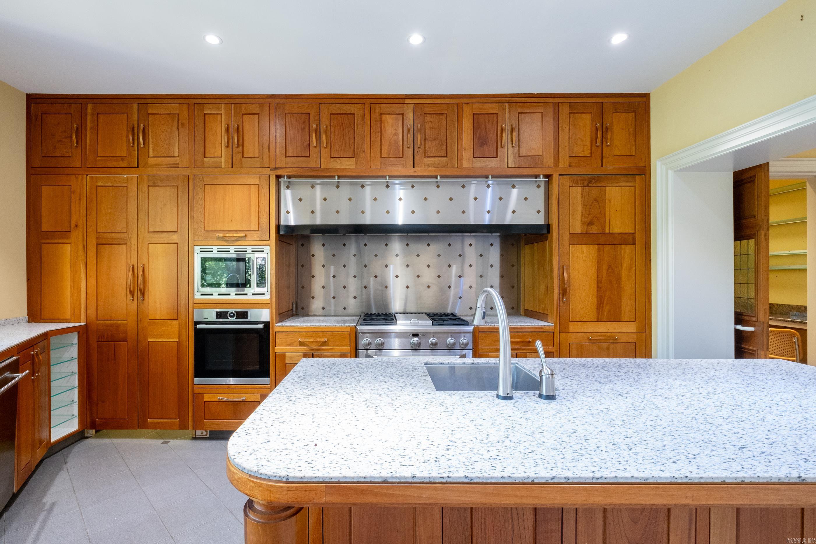 DOYLES PLACE - Residential