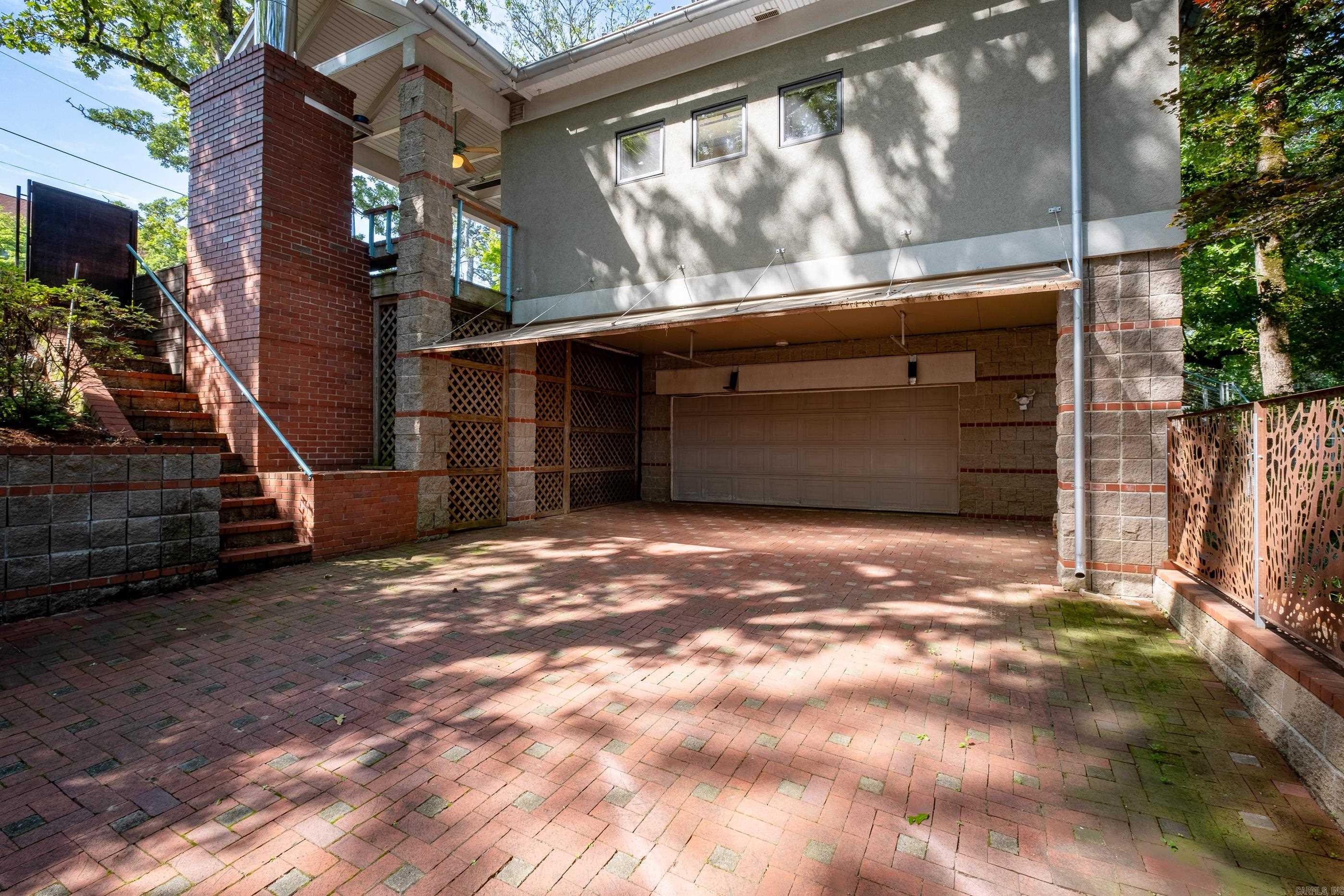 DOYLES PLACE - Residential