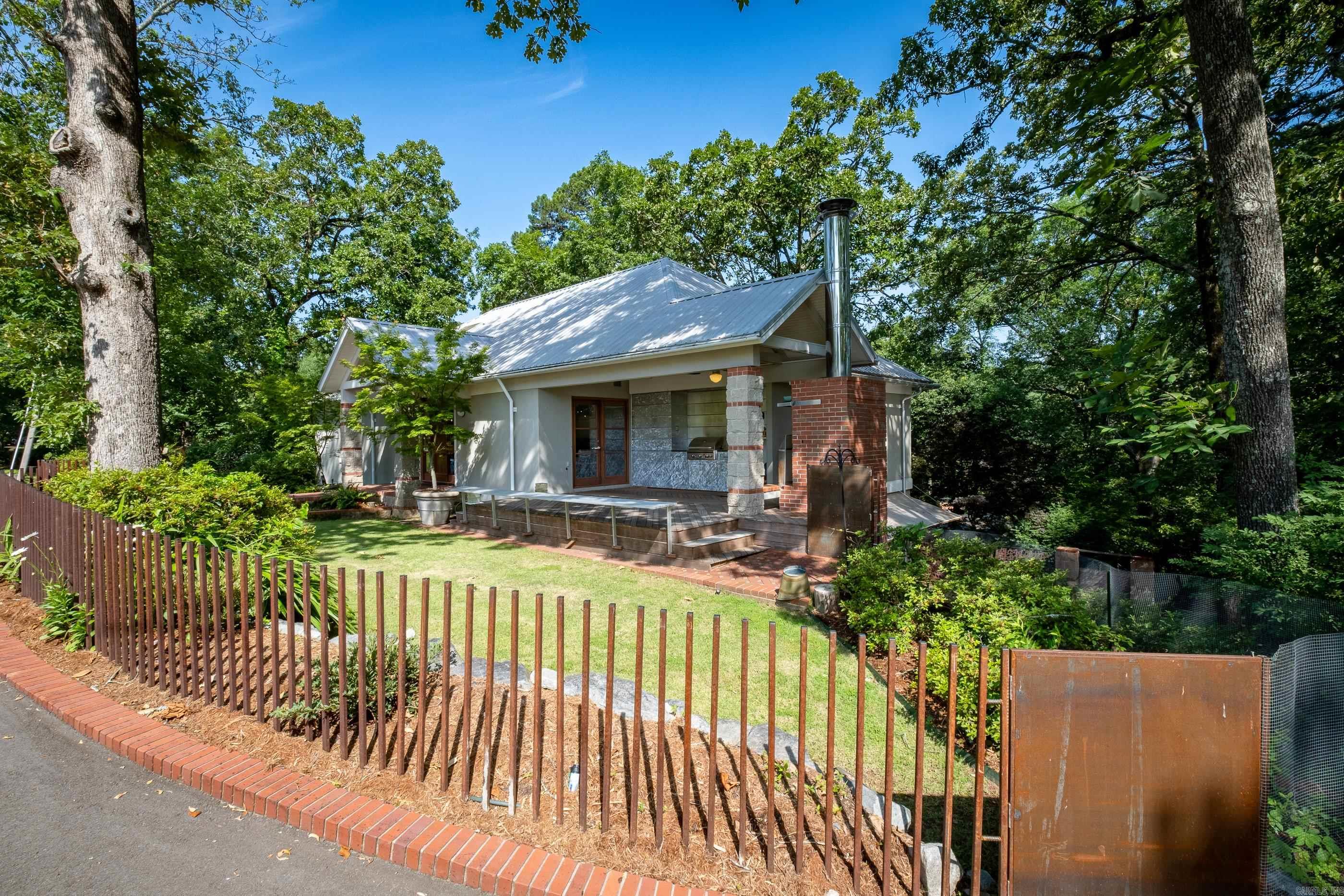 DOYLES PLACE - Residential