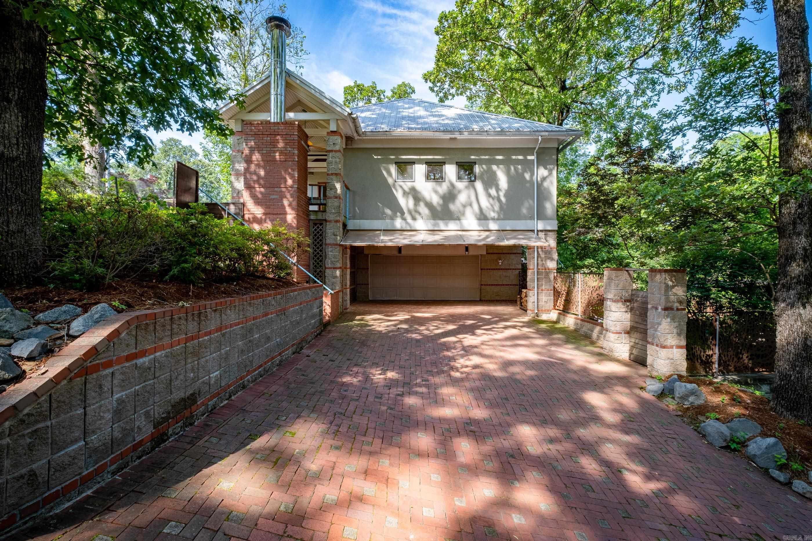 DOYLES PLACE - Residential