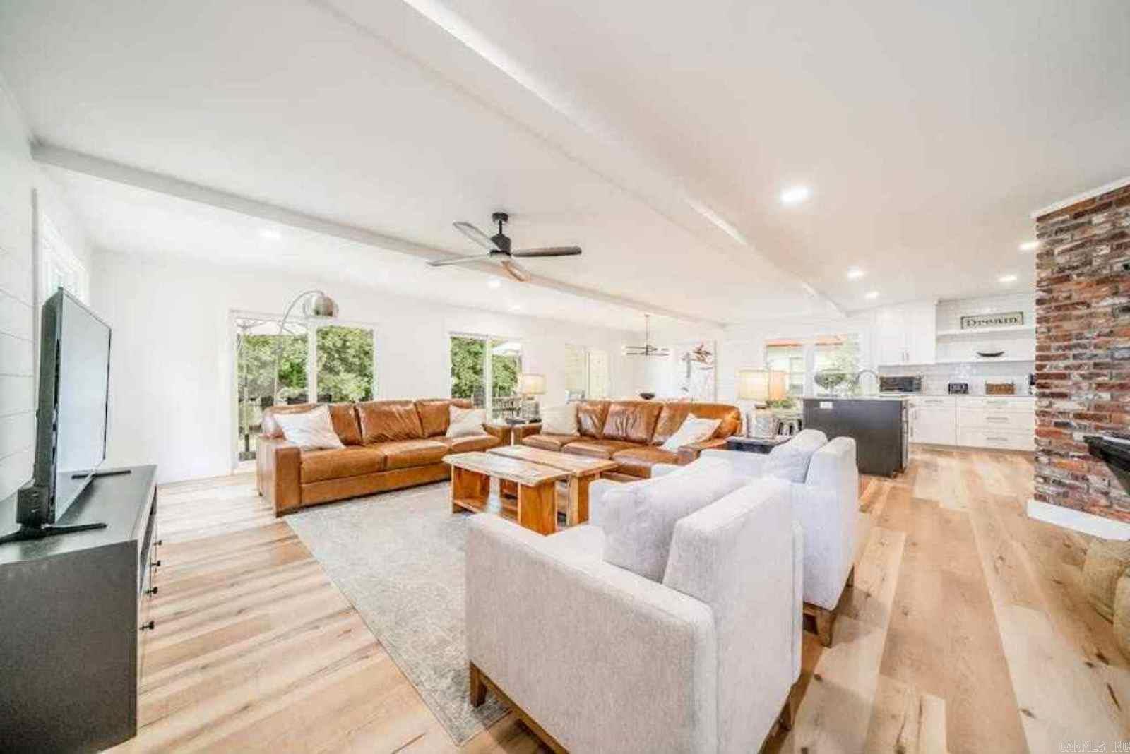 BROADVIEW EXTENSION - Residential