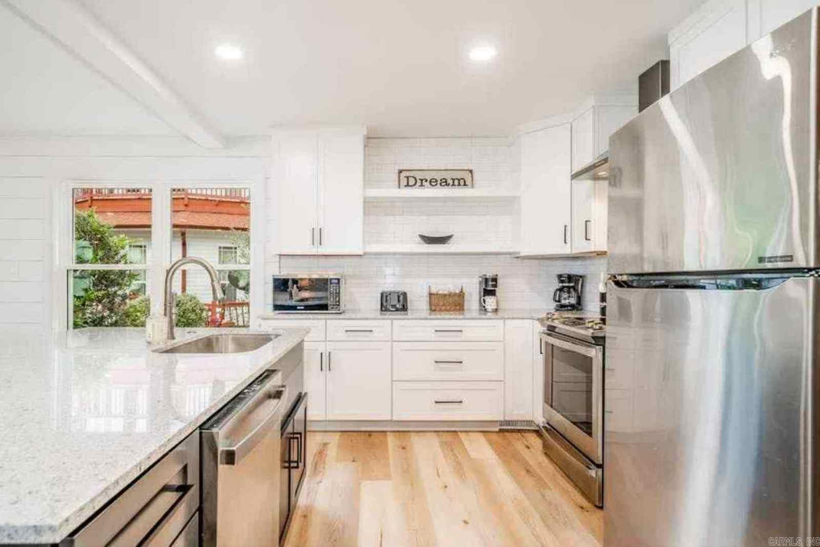 BROADVIEW EXTENSION - Residential