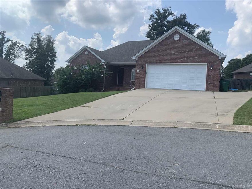 Beautiful 4 bed/2 bath home in Magness Creek North. Separate dining room, built ins in living room. Large Master suite, split floor plan. Fenced in yard, storm shelter in garage.  Pets allowed with restrictions.  Application, background check and security deposit required.