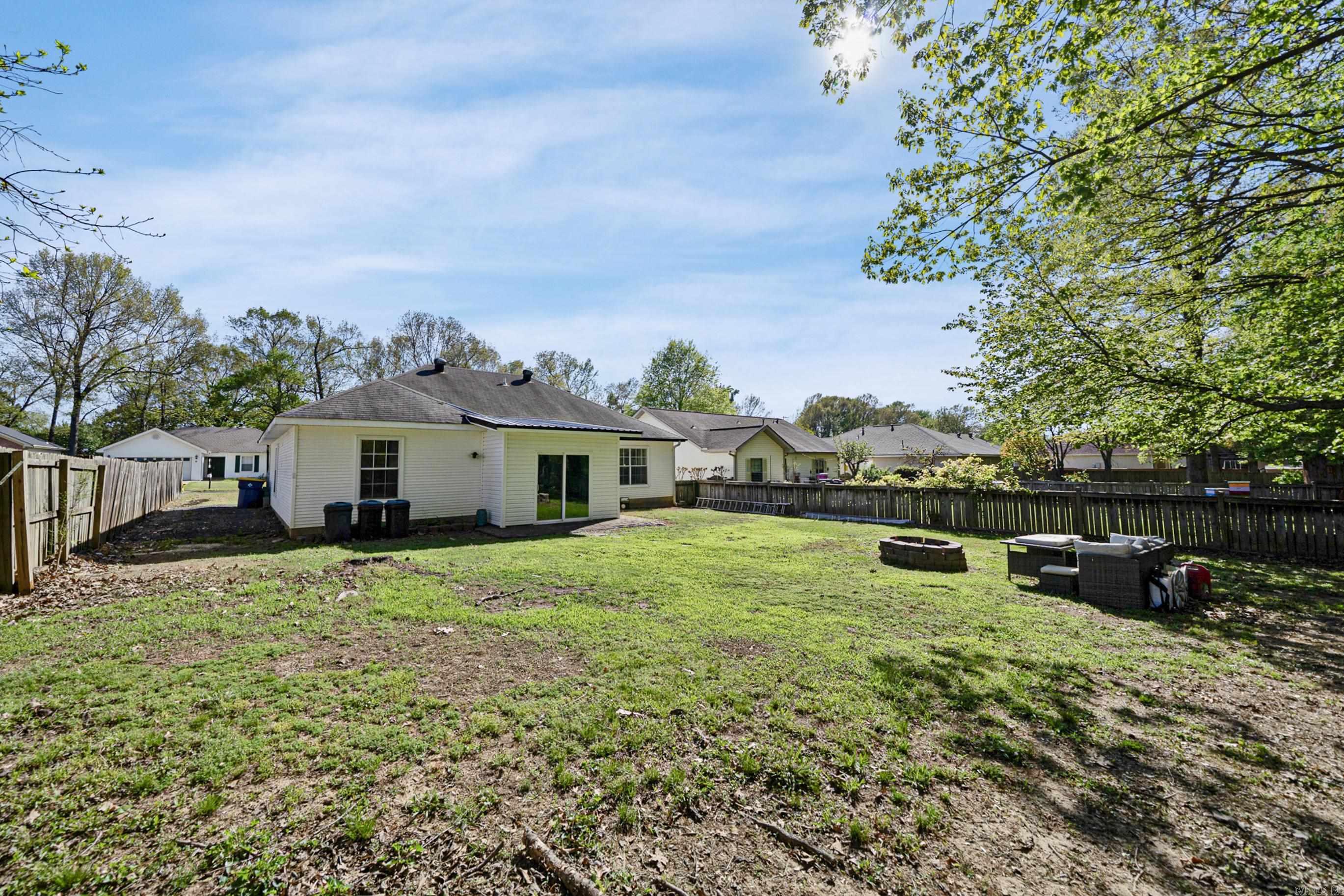 TOWERING OAKS - Residential