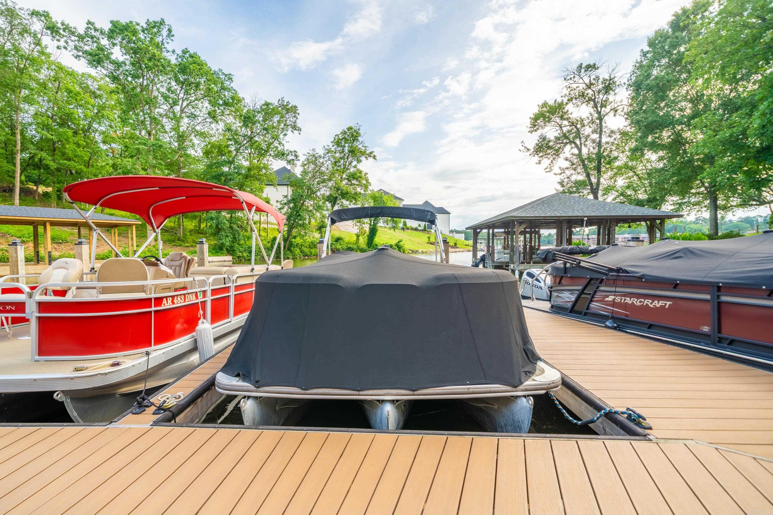 LAKESHORE OAKS HPR - Residential