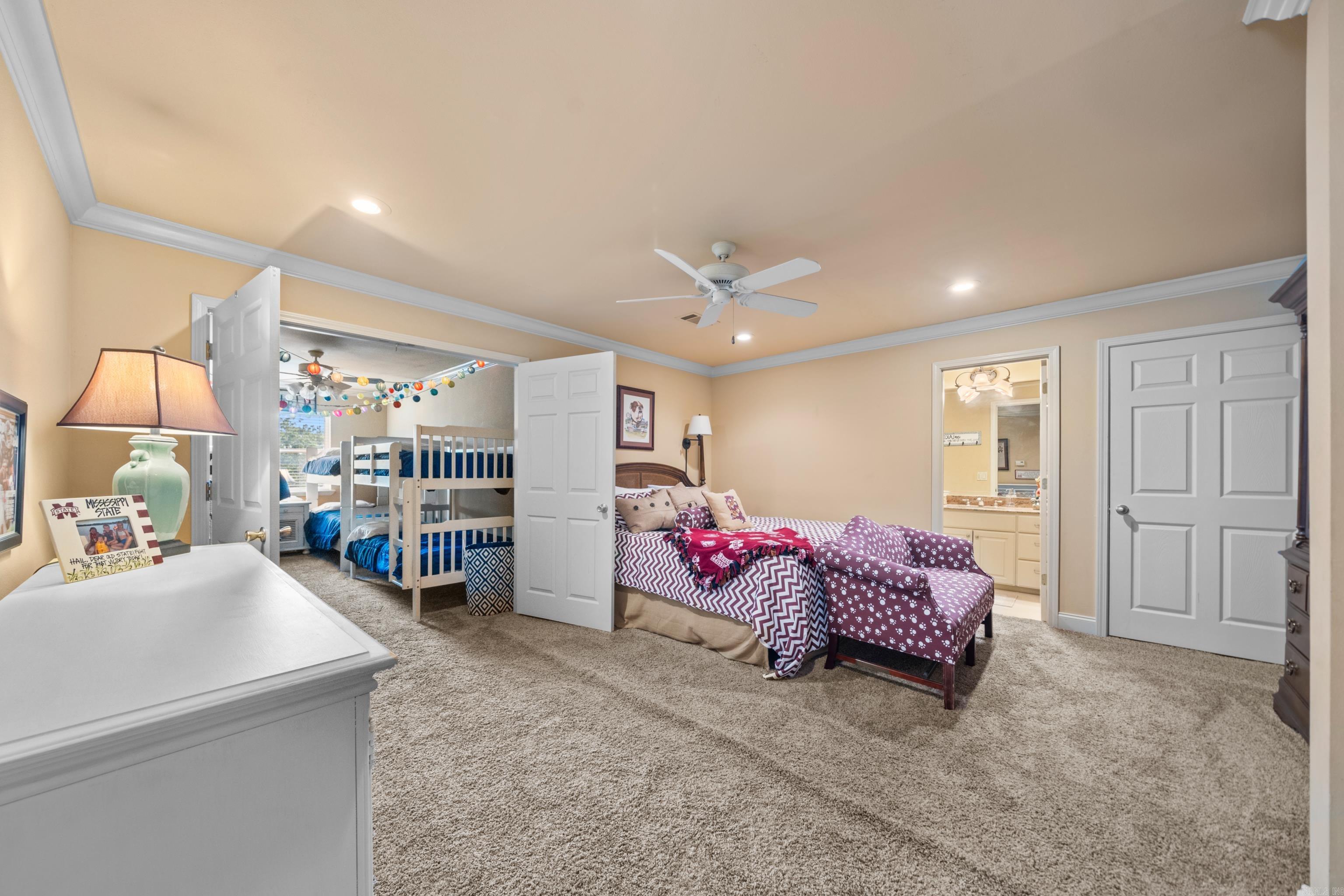 LAKESHORE OAKS HPR - Residential