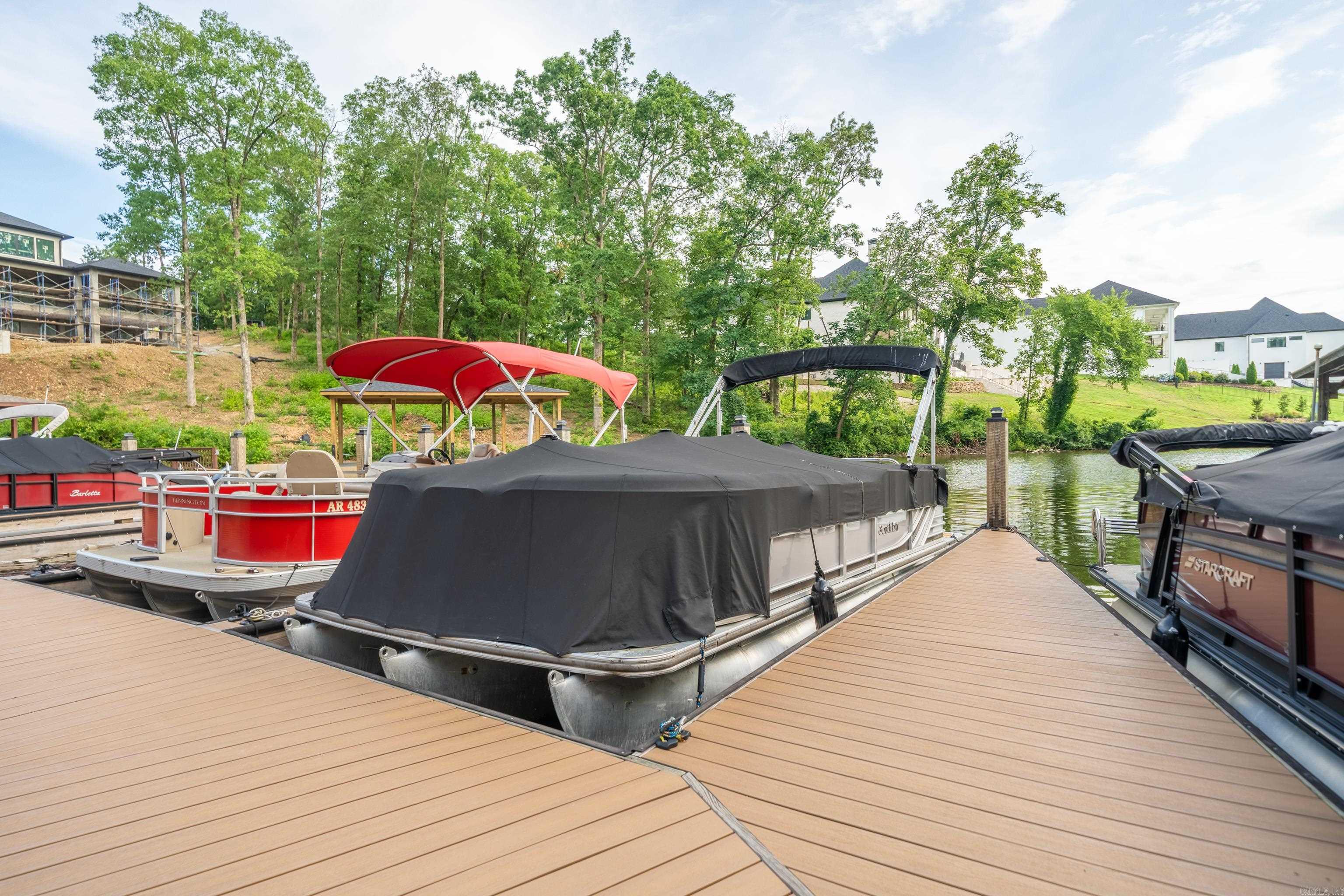 LAKESHORE OAKS HPR - Residential