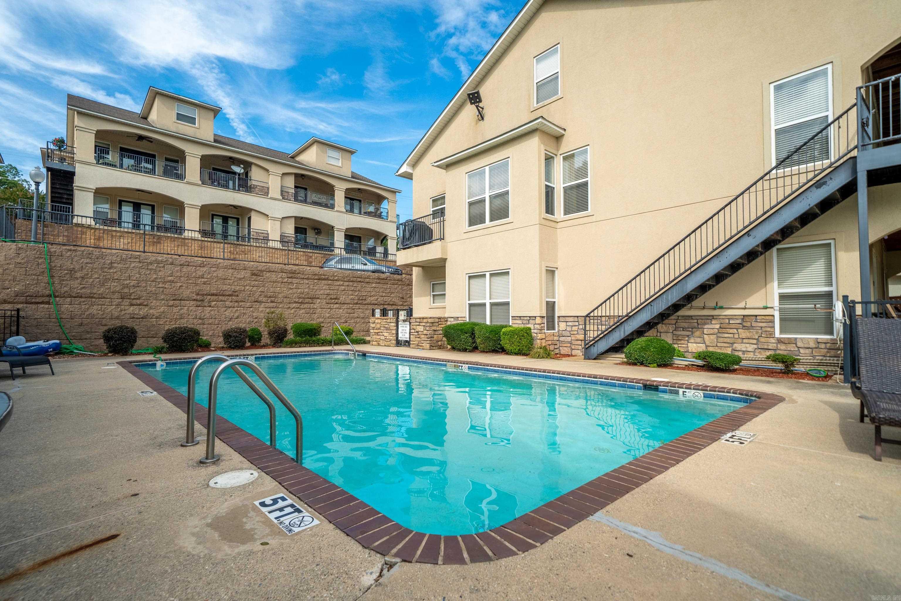 LAKESHORE OAKS HPR - Residential