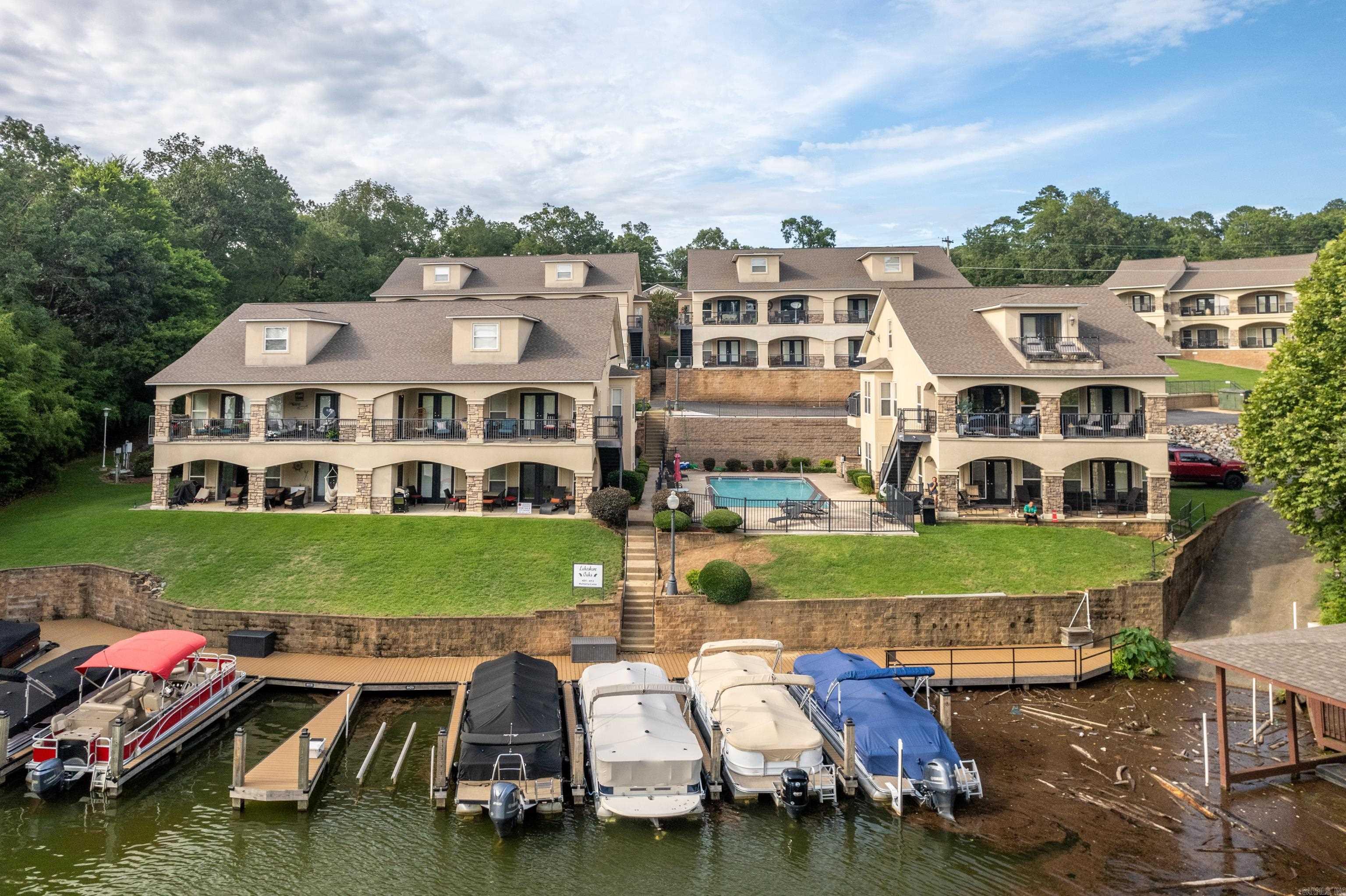 LAKESHORE OAKS HPR - Residential