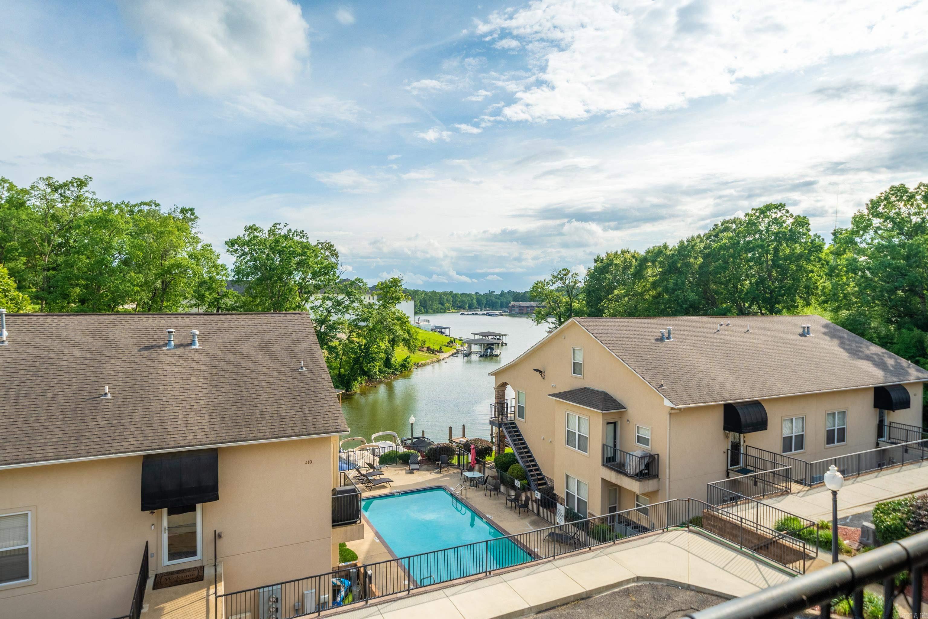 LAKESHORE OAKS HPR - Residential
