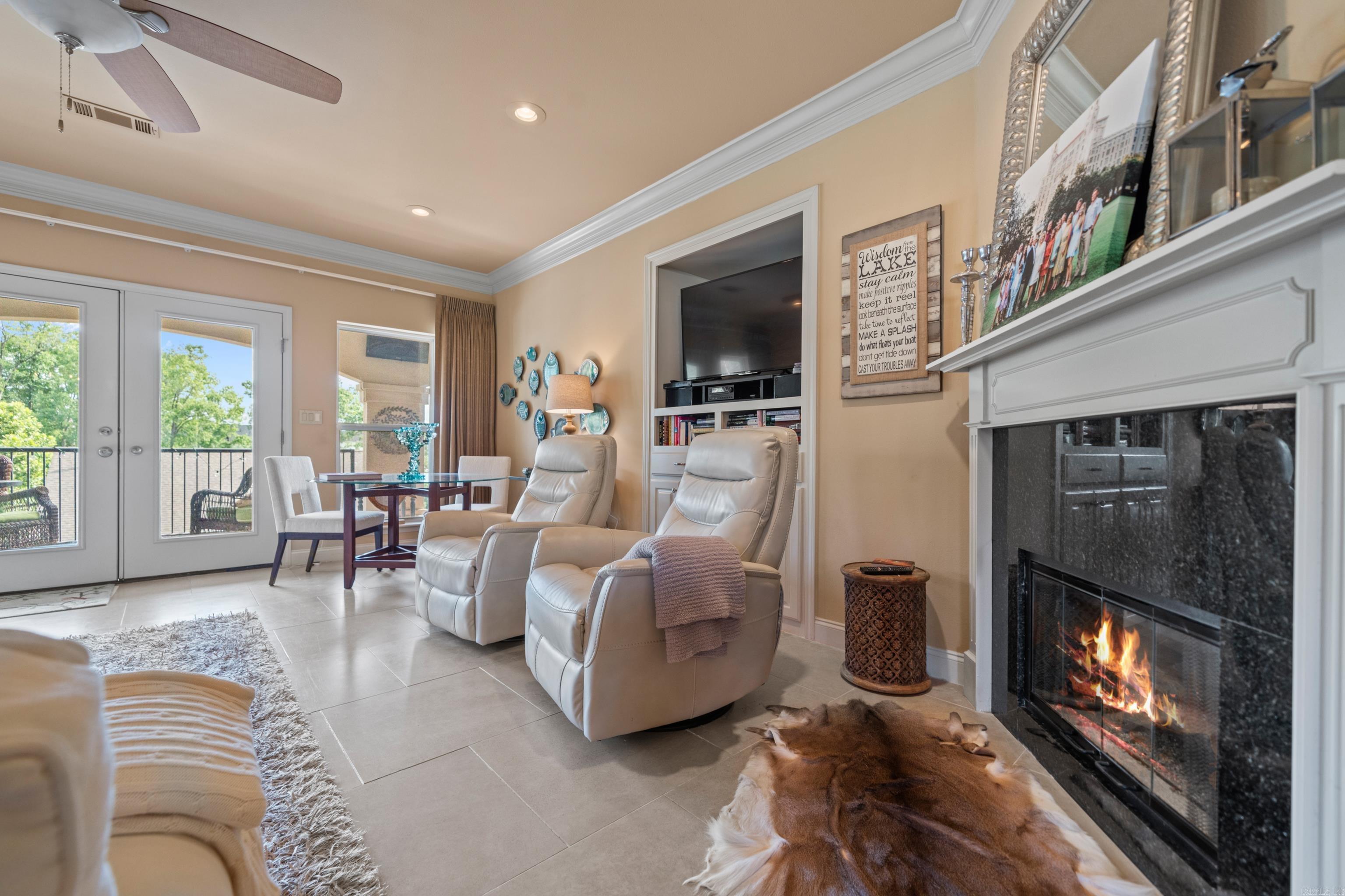 LAKESHORE OAKS HPR - Residential
