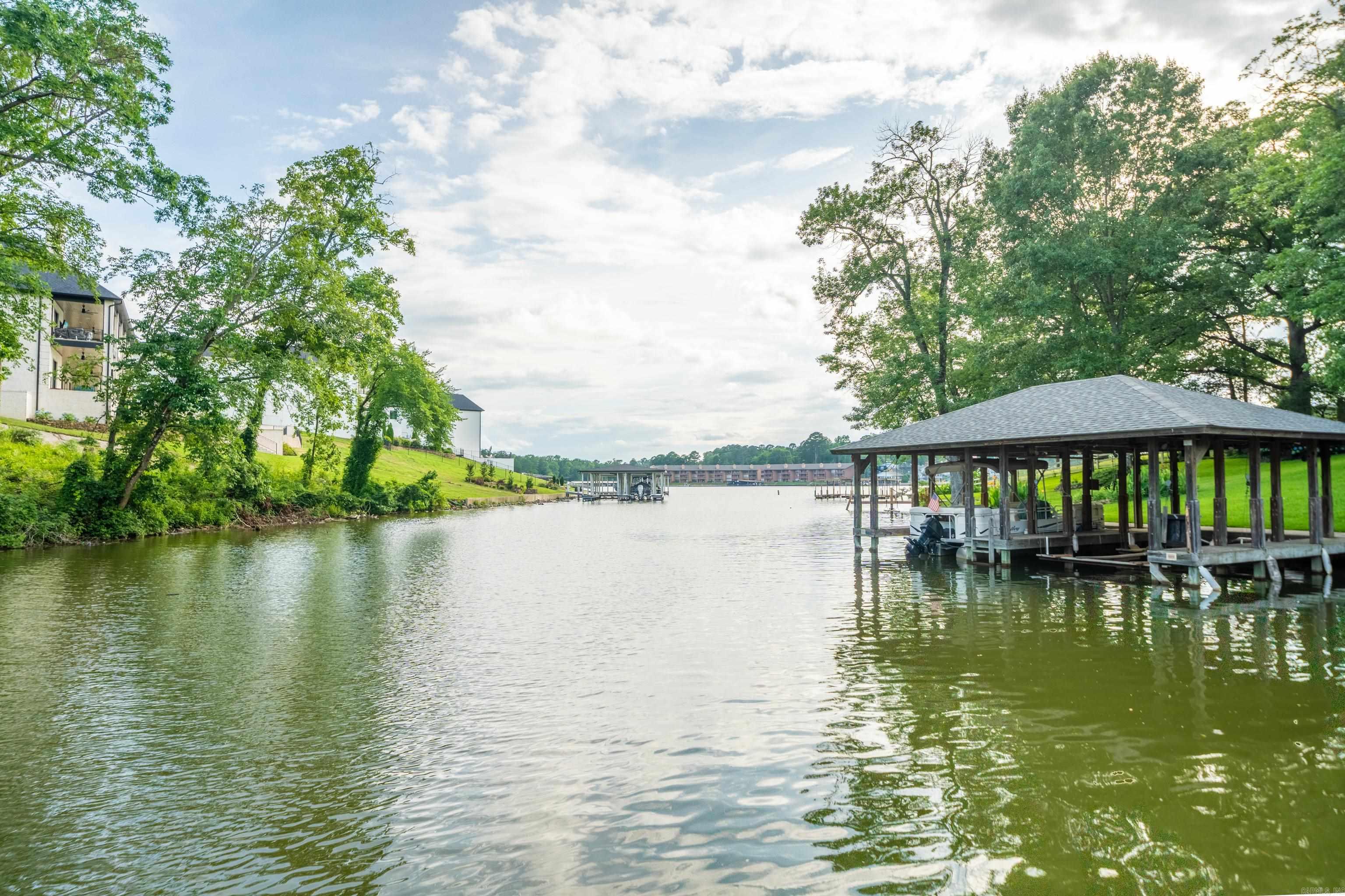 LAKESHORE OAKS HPR - Residential