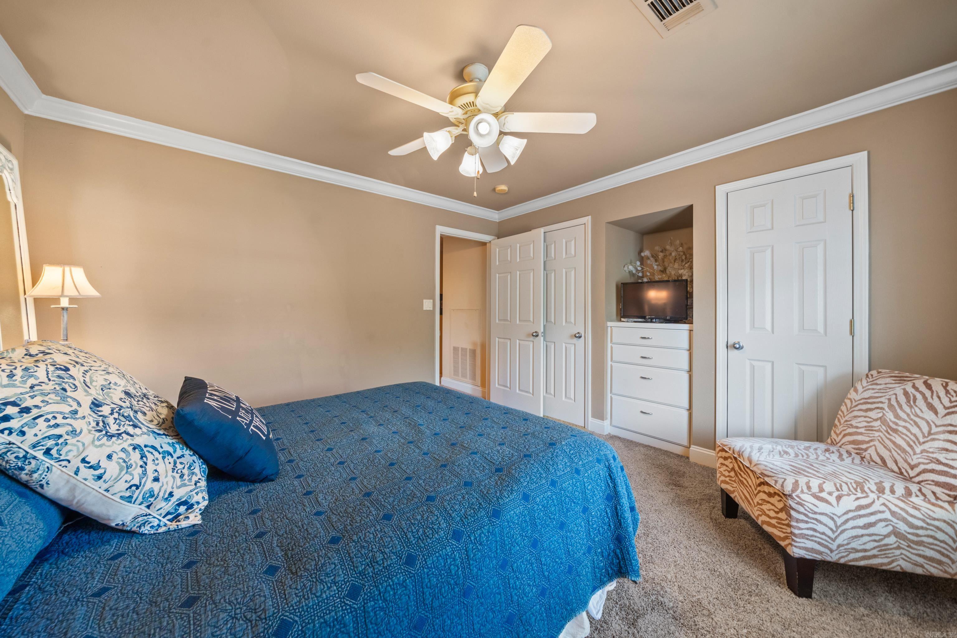 LAKESHORE OAKS HPR - Residential