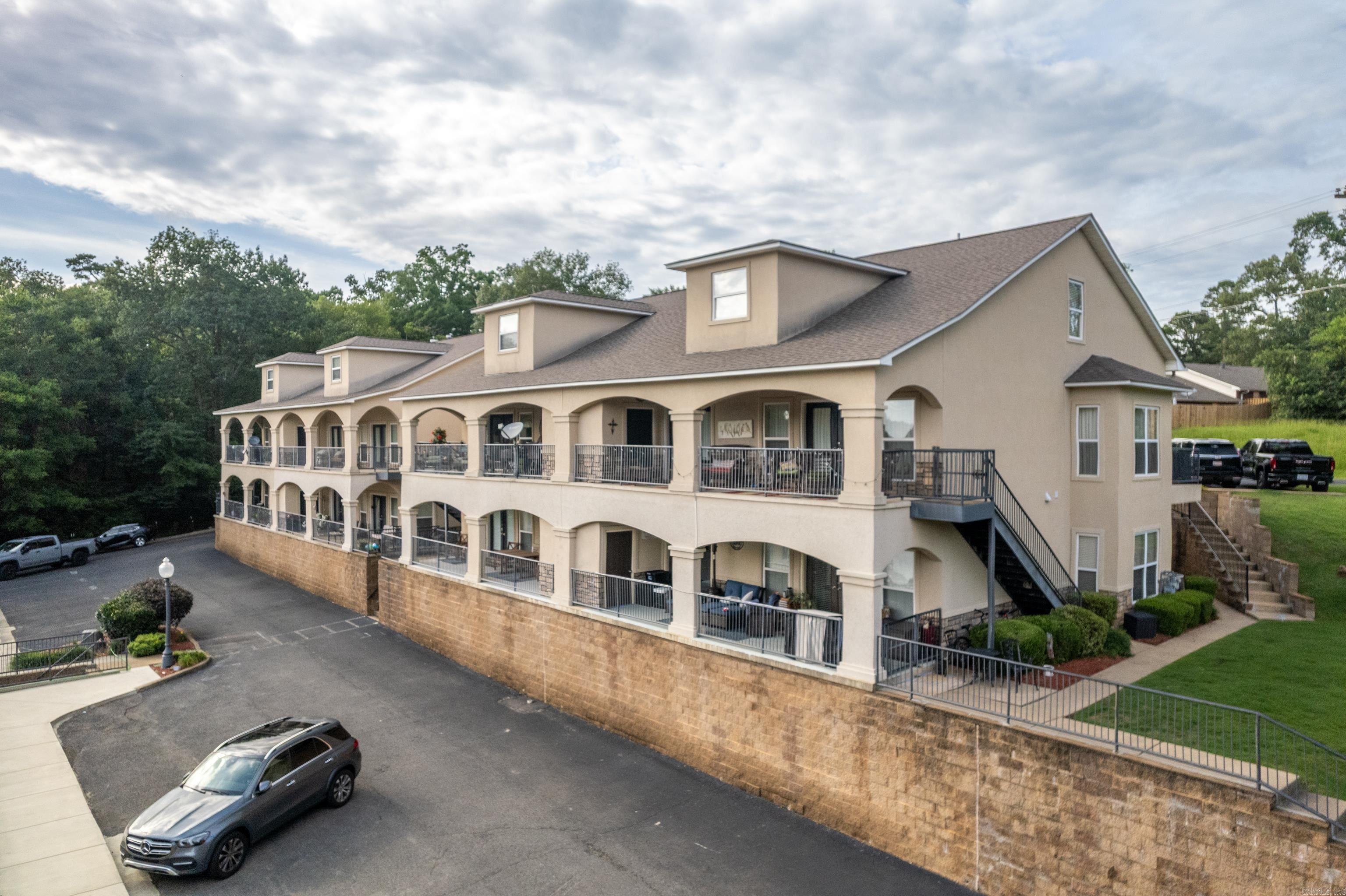 LAKESHORE OAKS HPR - Residential
