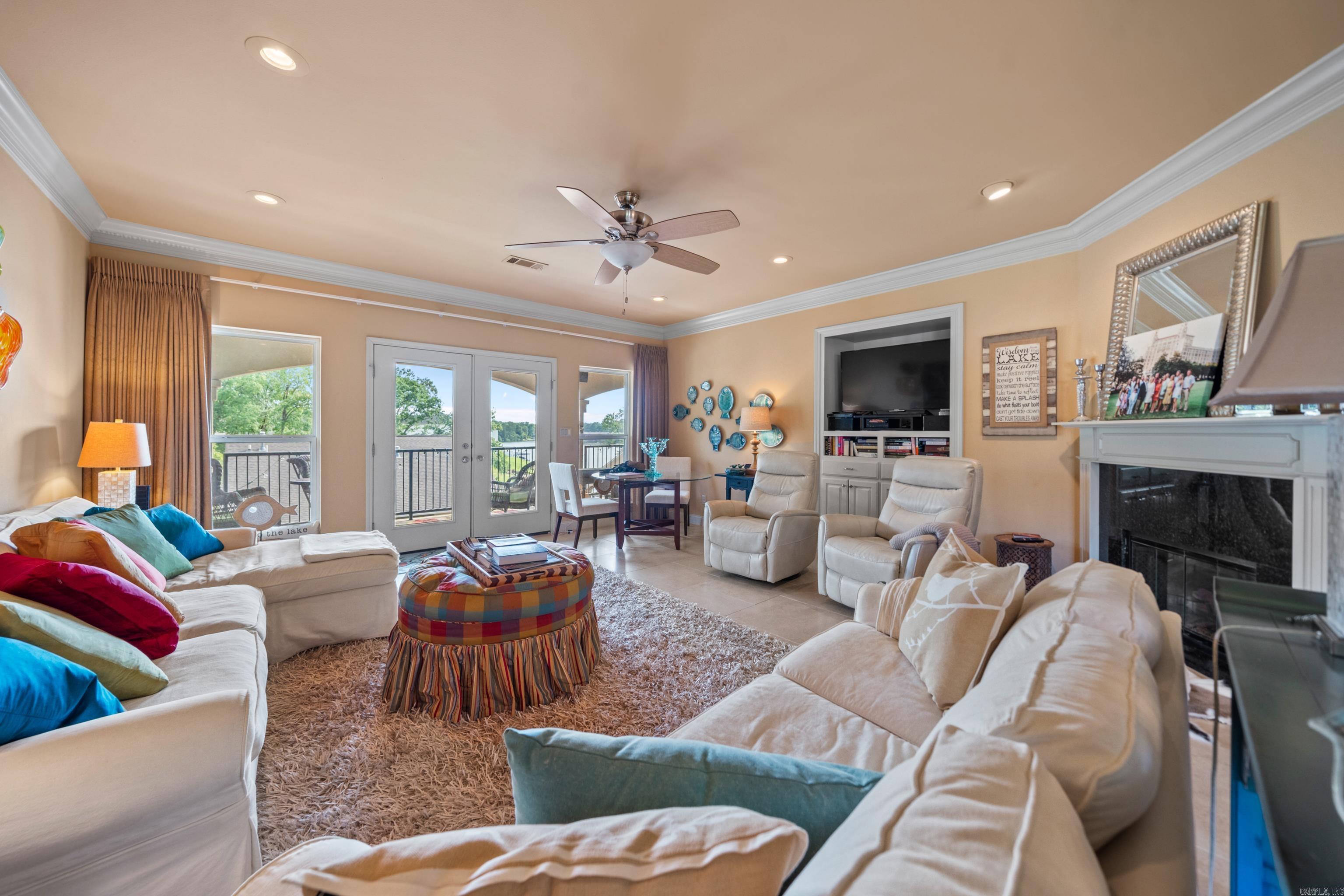 LAKESHORE OAKS HPR - Residential