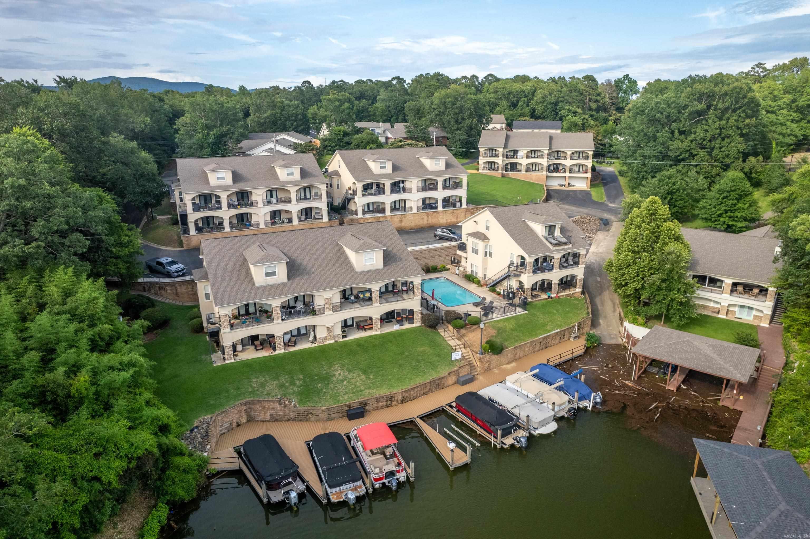 LAKESHORE OAKS HPR - Residential