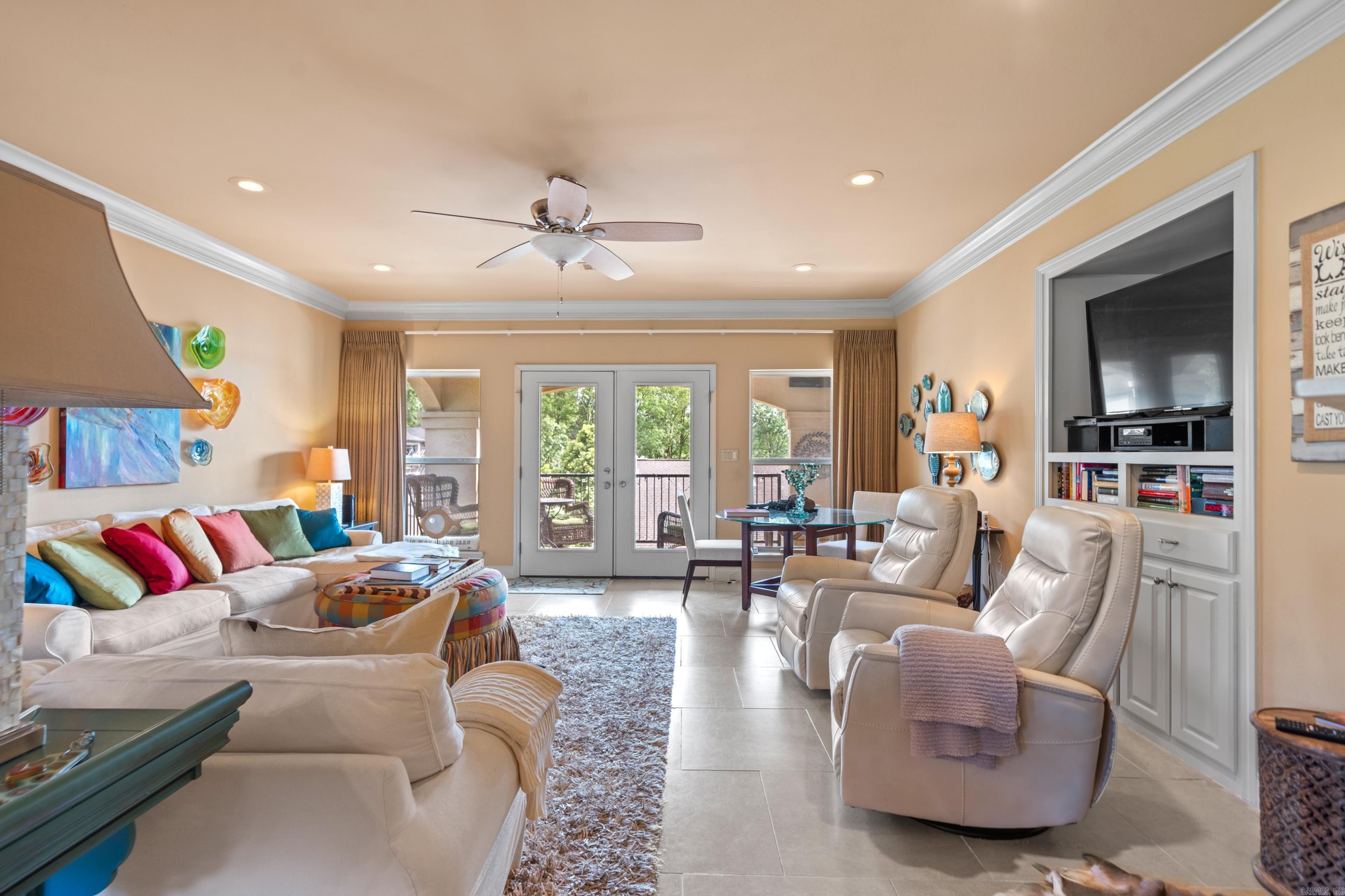 LAKESHORE OAKS HPR - Residential
