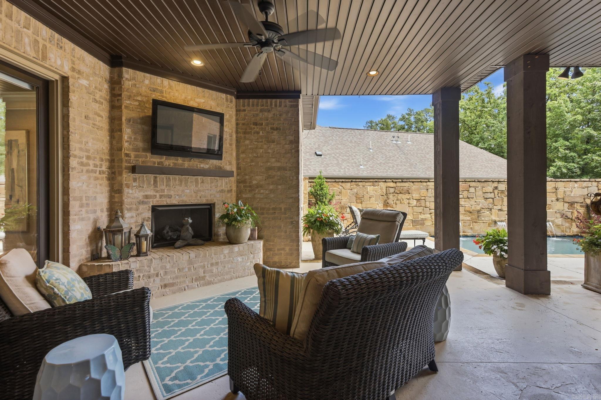 CHENAL VALLEY HALLEN COURT - Residential