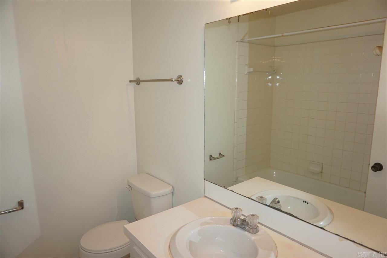 "Crestview ""G""" - Residential Lease