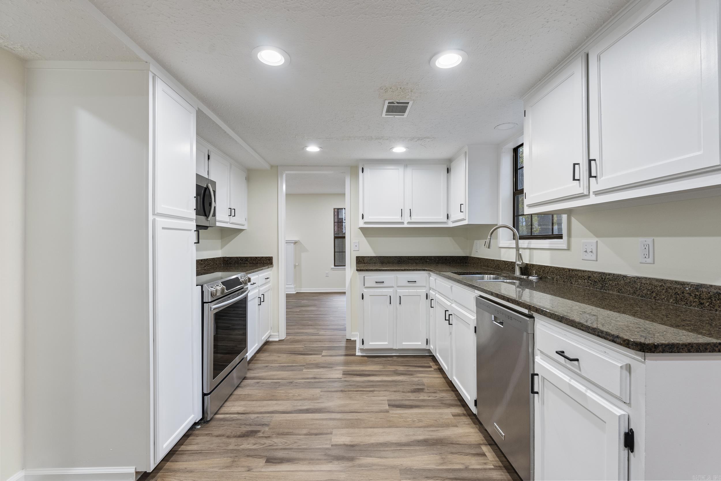 SMOKING OAKS ADD - Residential