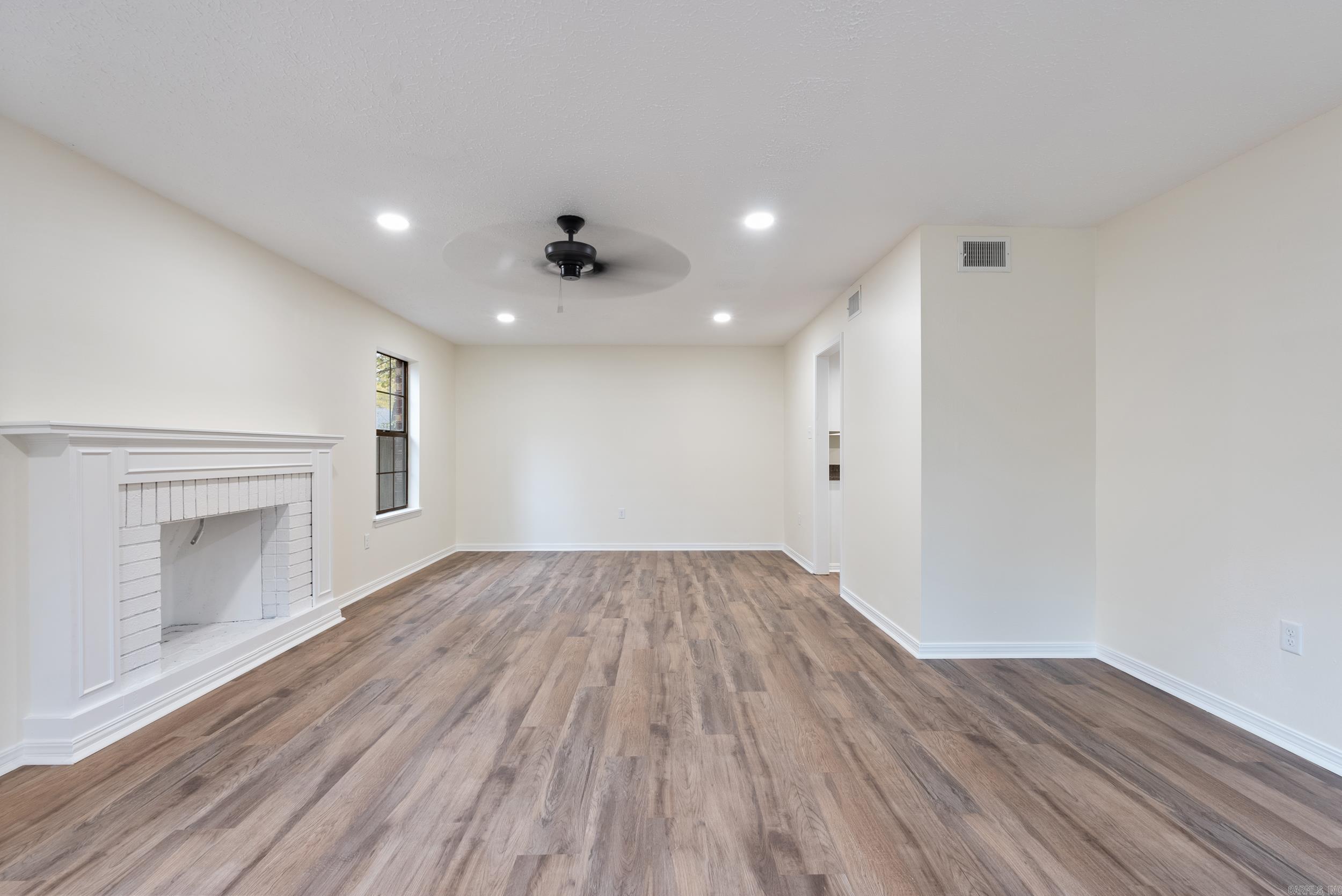 SMOKING OAKS ADD - Residential