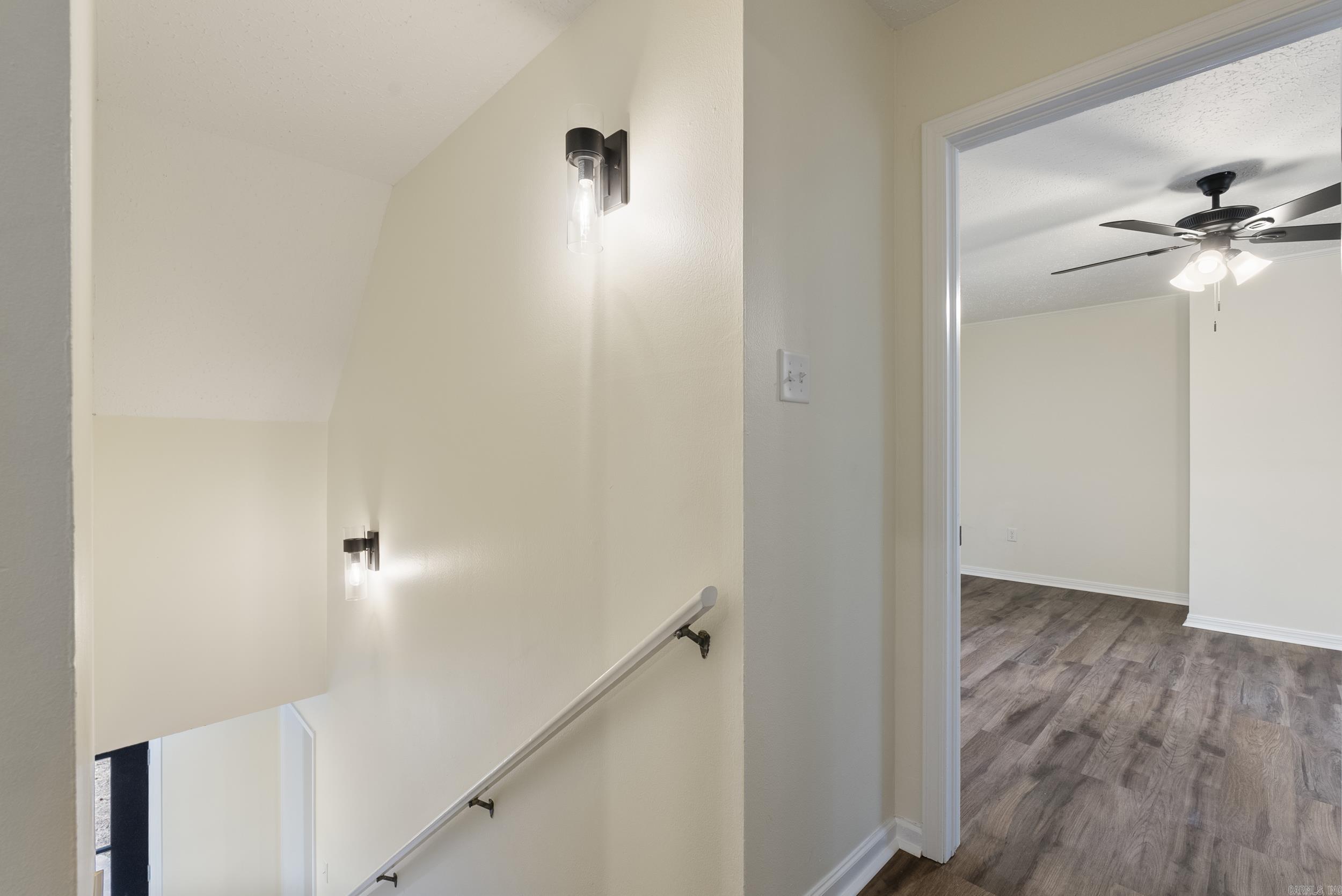 SMOKING OAKS ADD - Residential