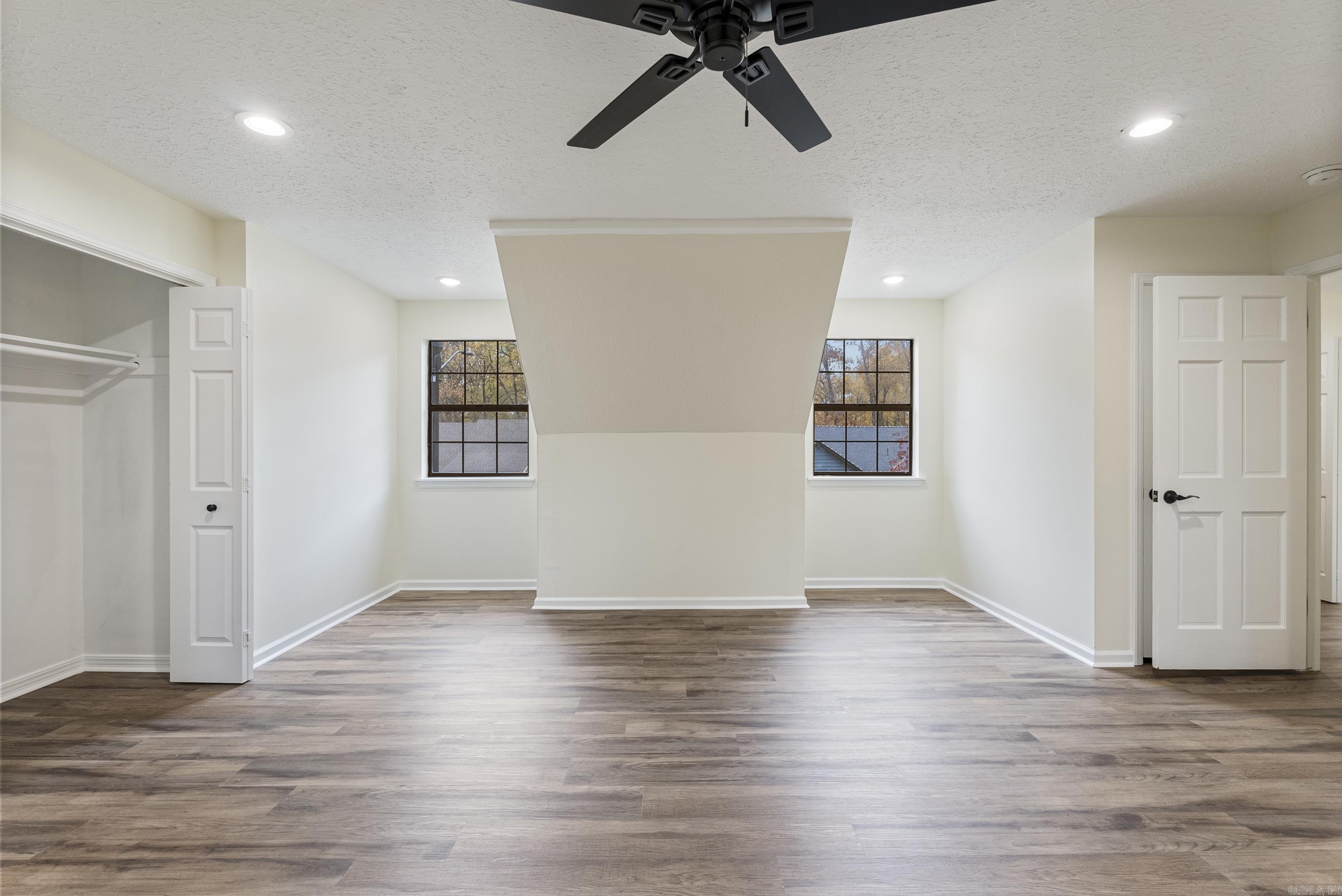 SMOKING OAKS ADD - Residential