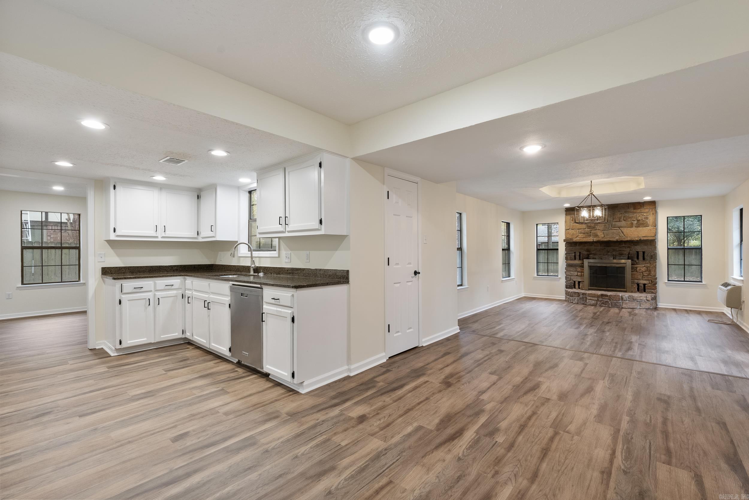 SMOKING OAKS ADD - Residential
