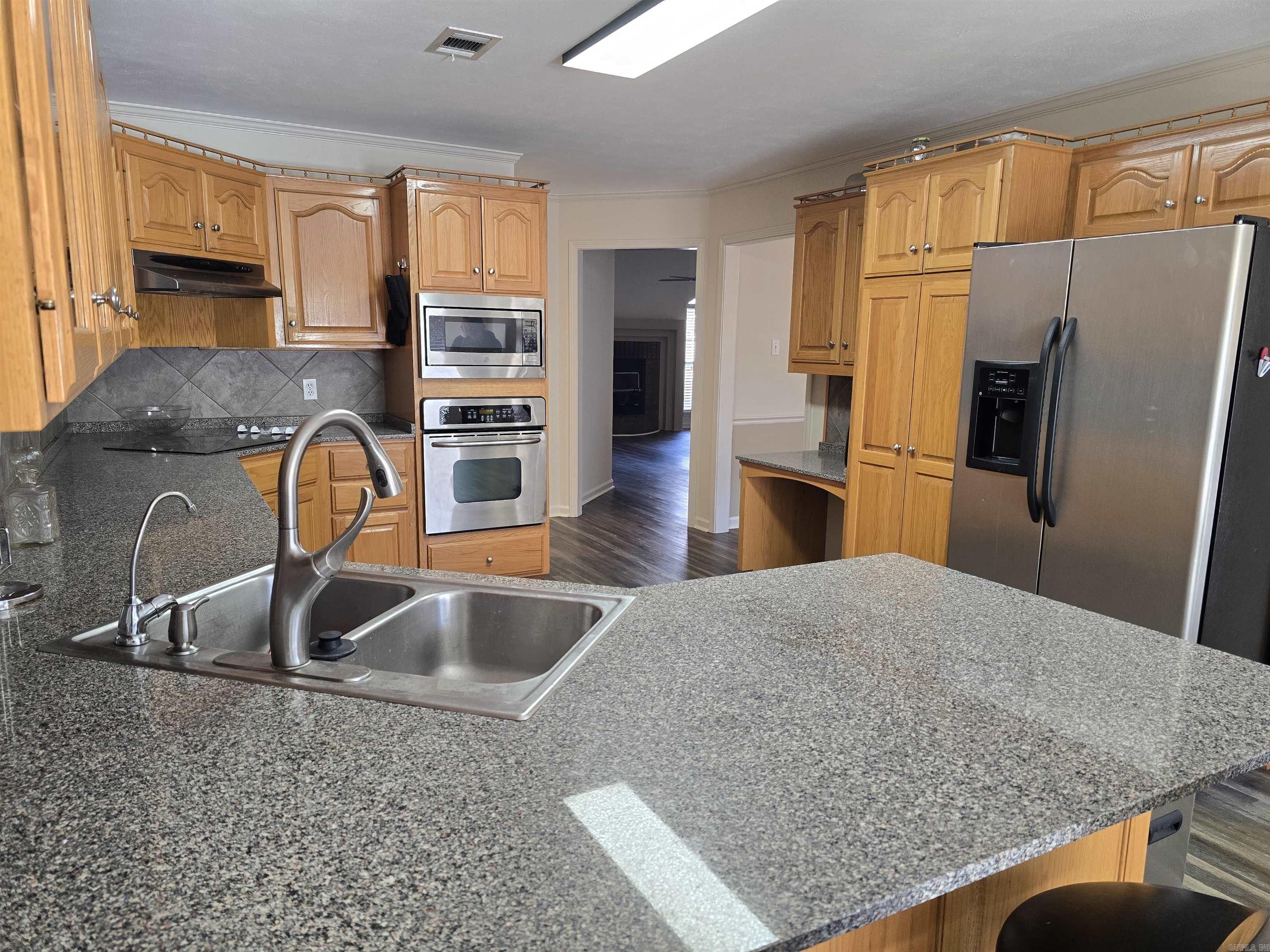 SADDLETOP - Residential