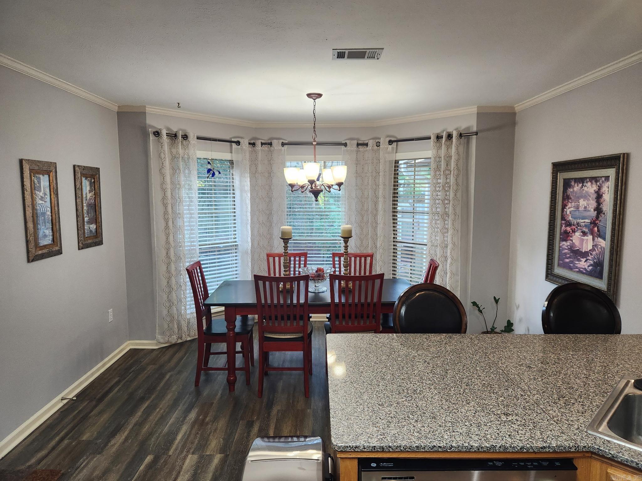 SADDLETOP - Residential