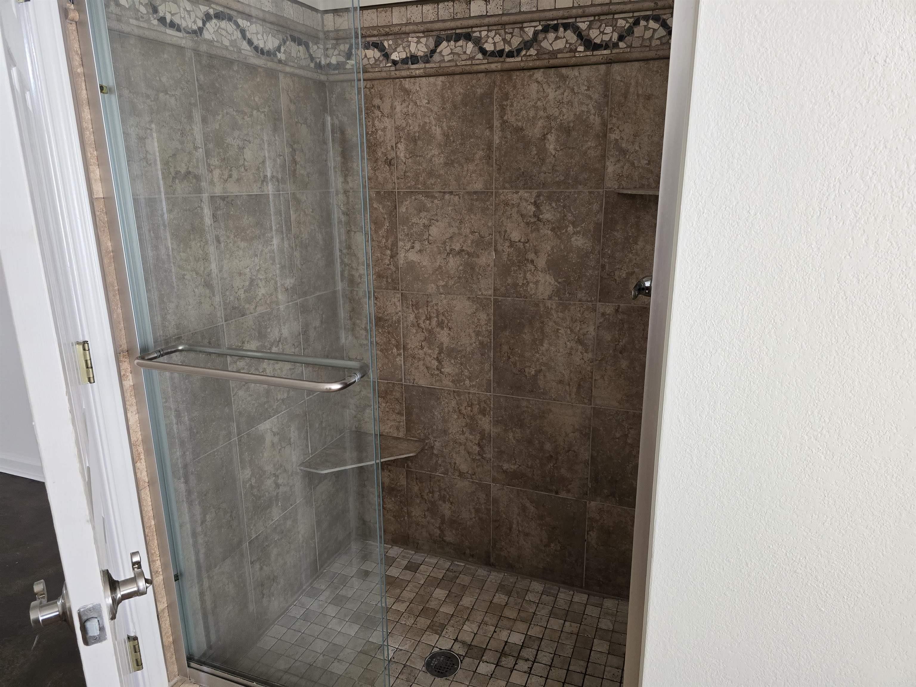 SADDLETOP - Residential