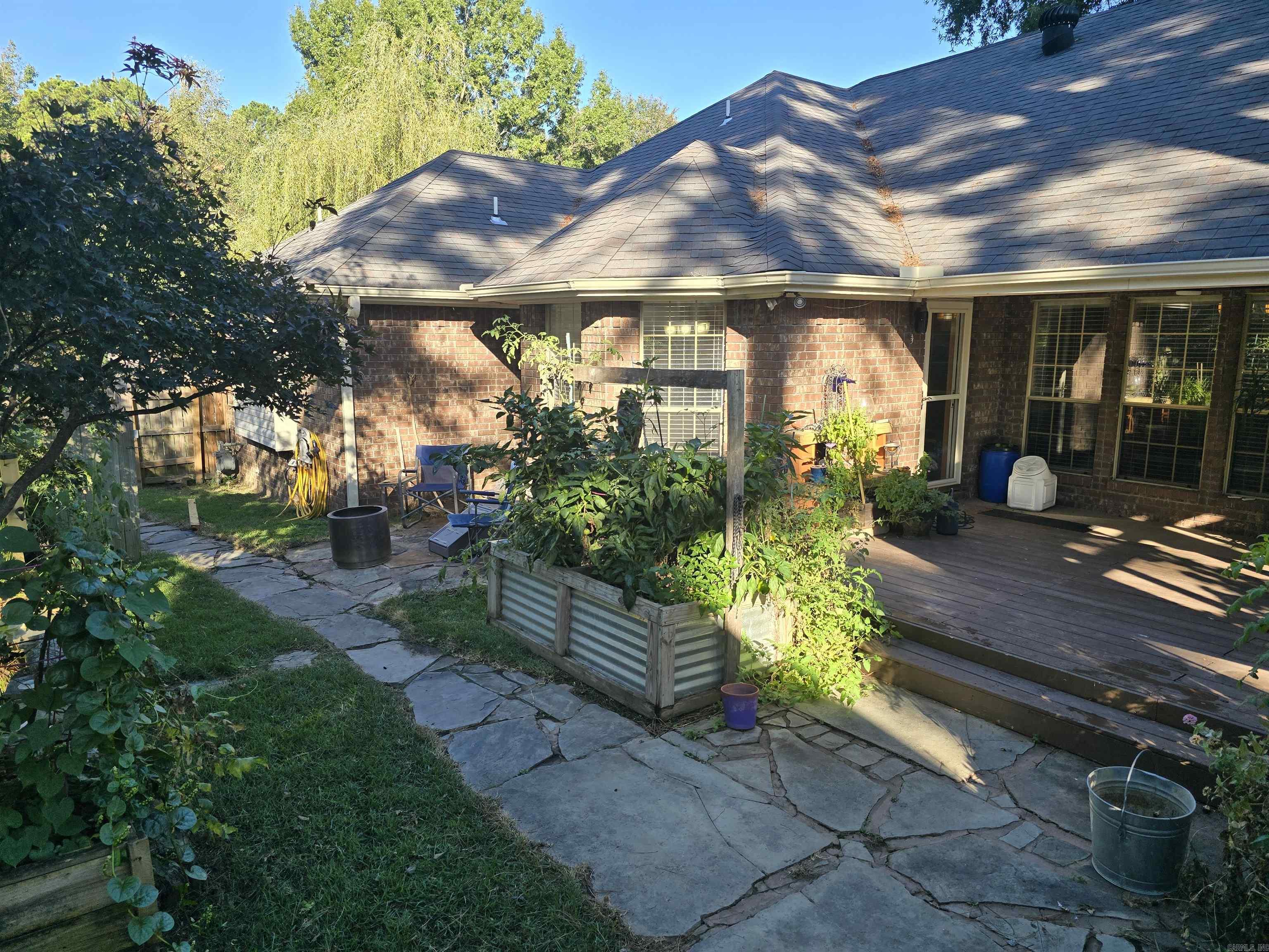 SADDLETOP - Residential