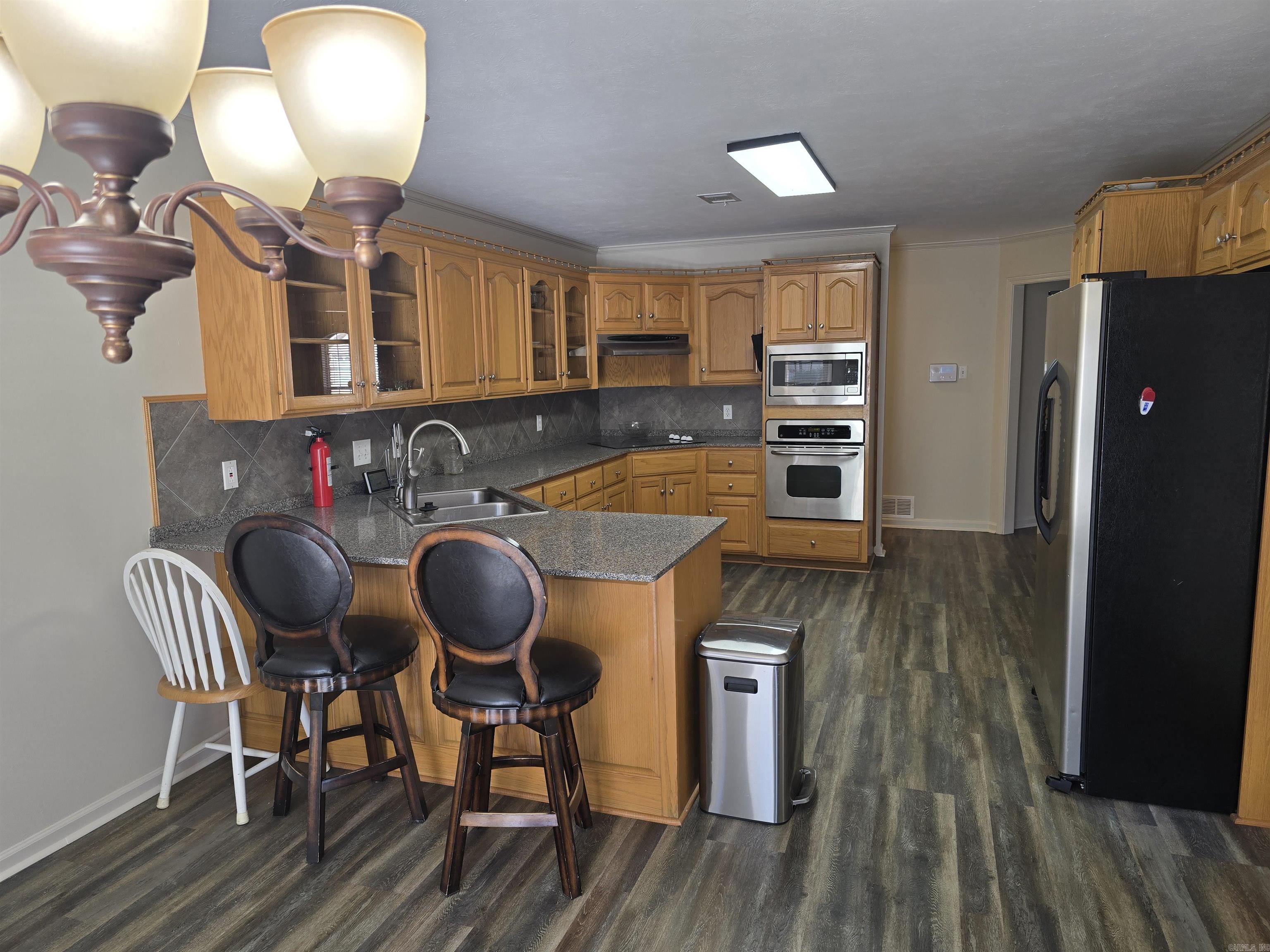 SADDLETOP - Residential