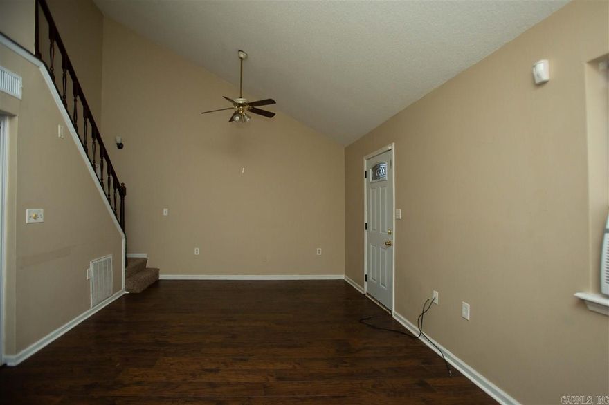 3 bedroom, 1.5 bath located in Southwest Little Rock off of Mabelvale Cutoff.