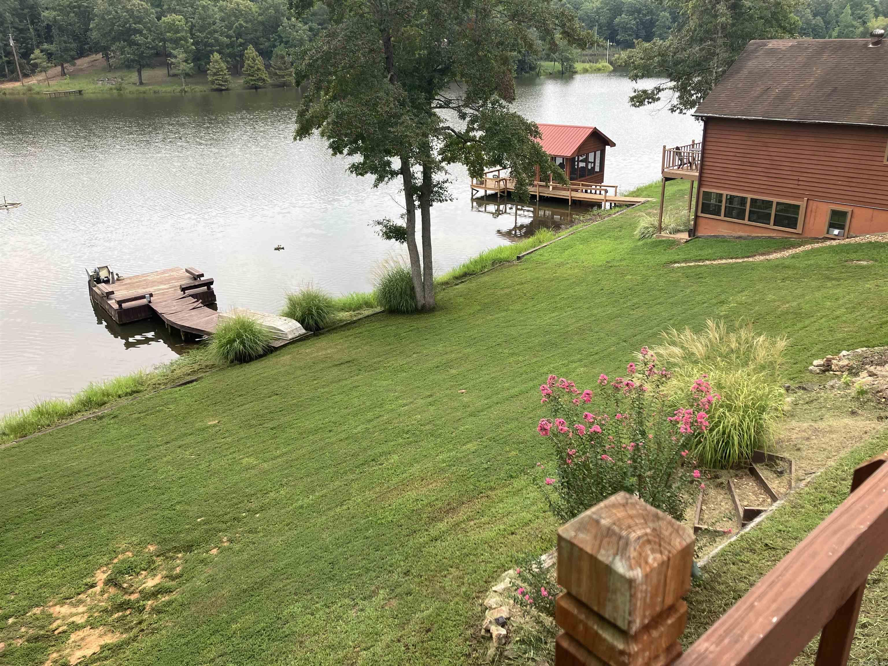 F & F Lake - Residential