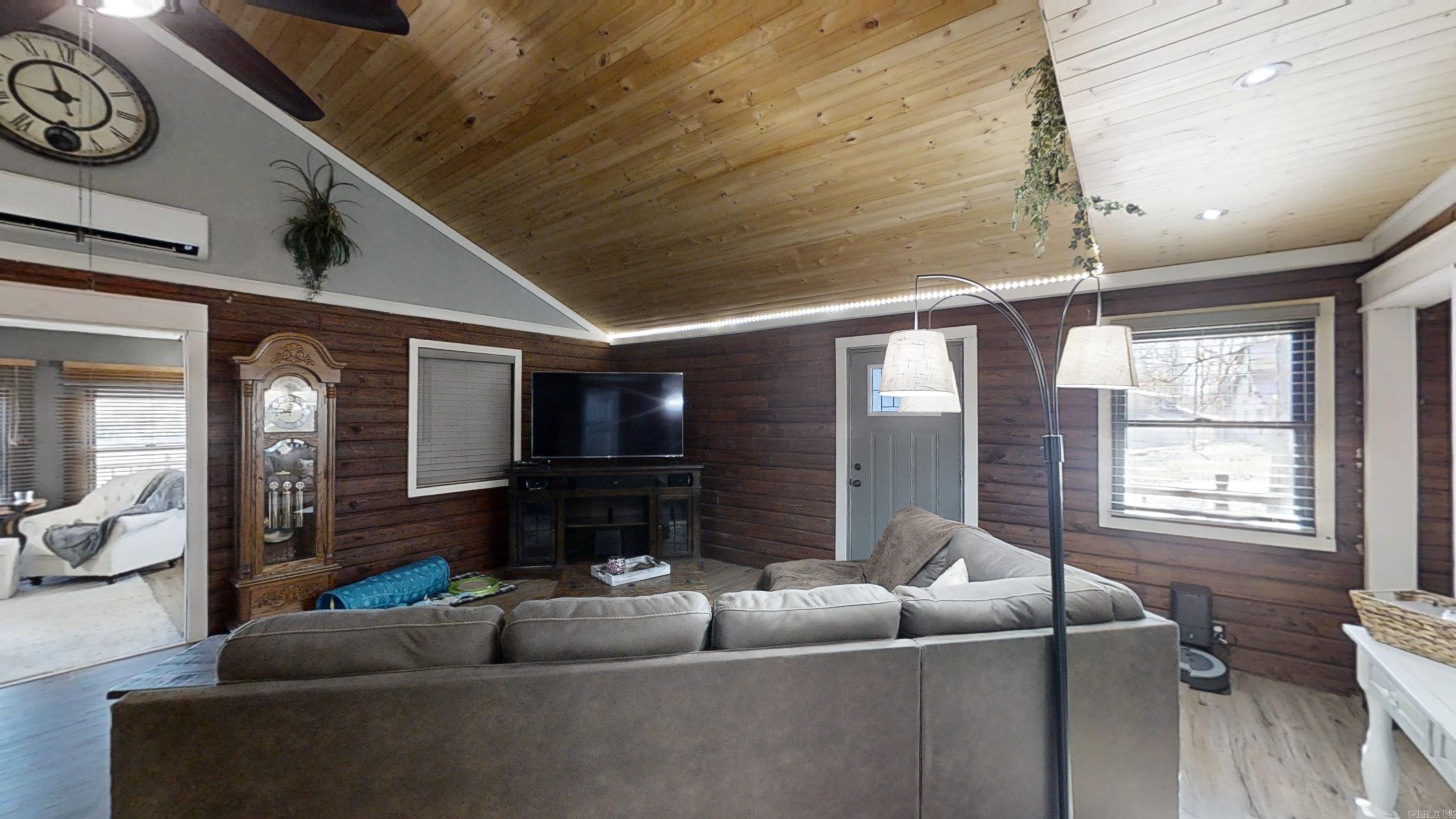 F & F Lake - Residential