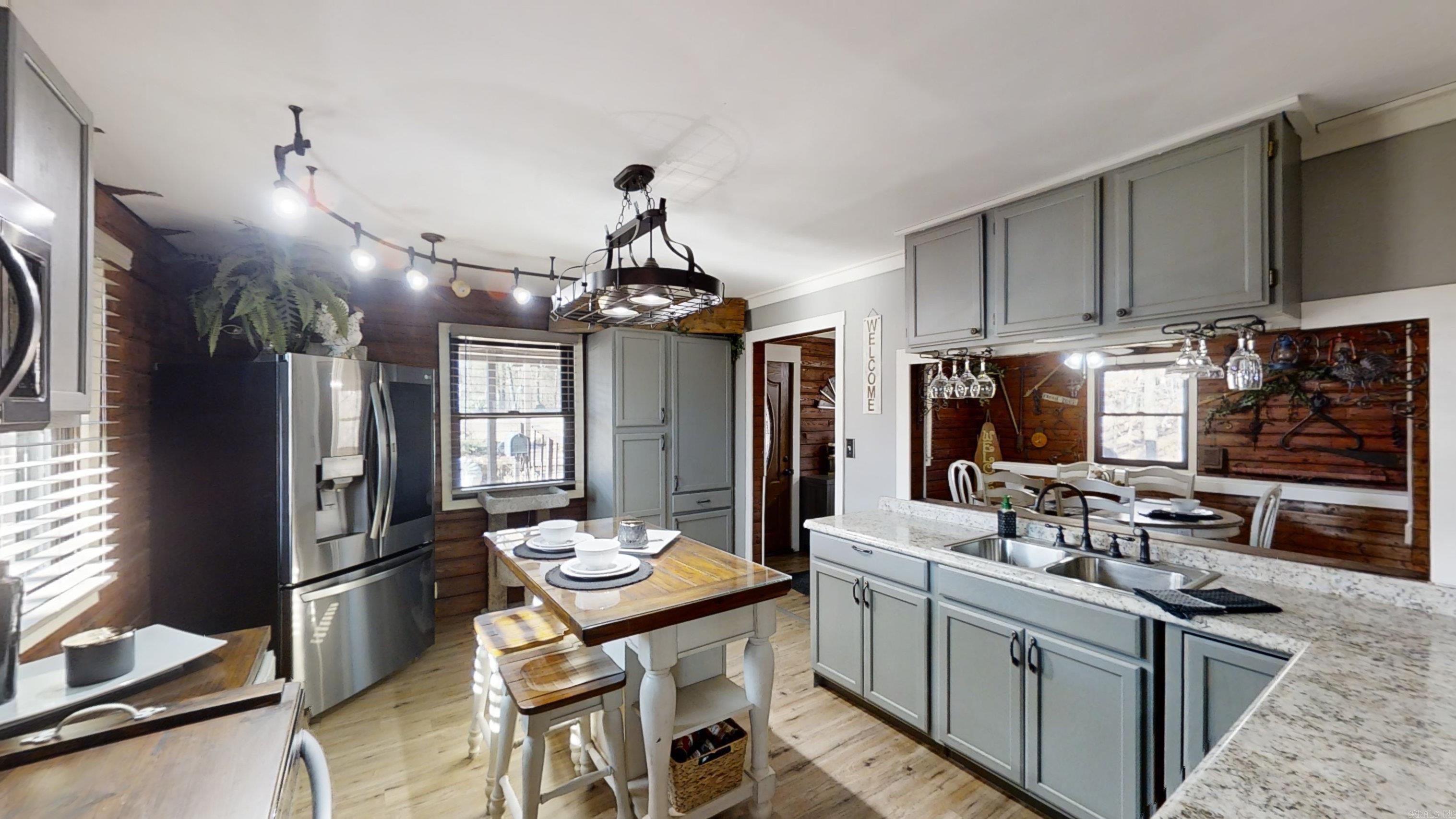 F & F Lake - Residential