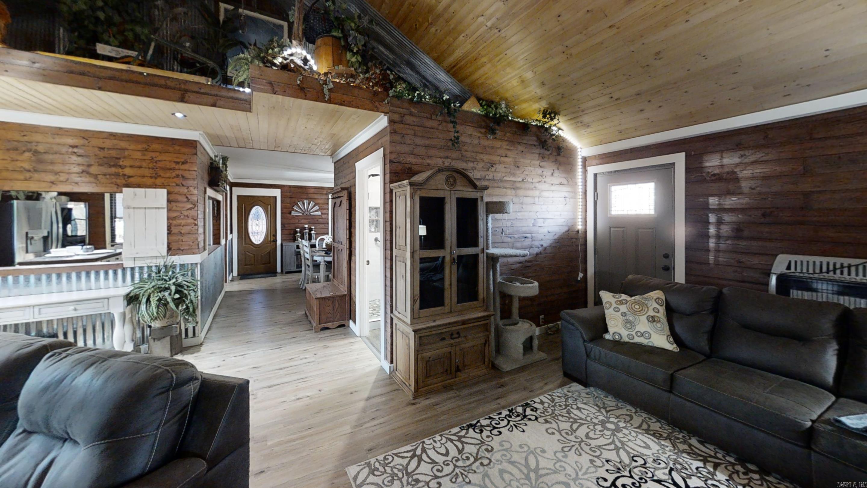 F & F Lake - Residential