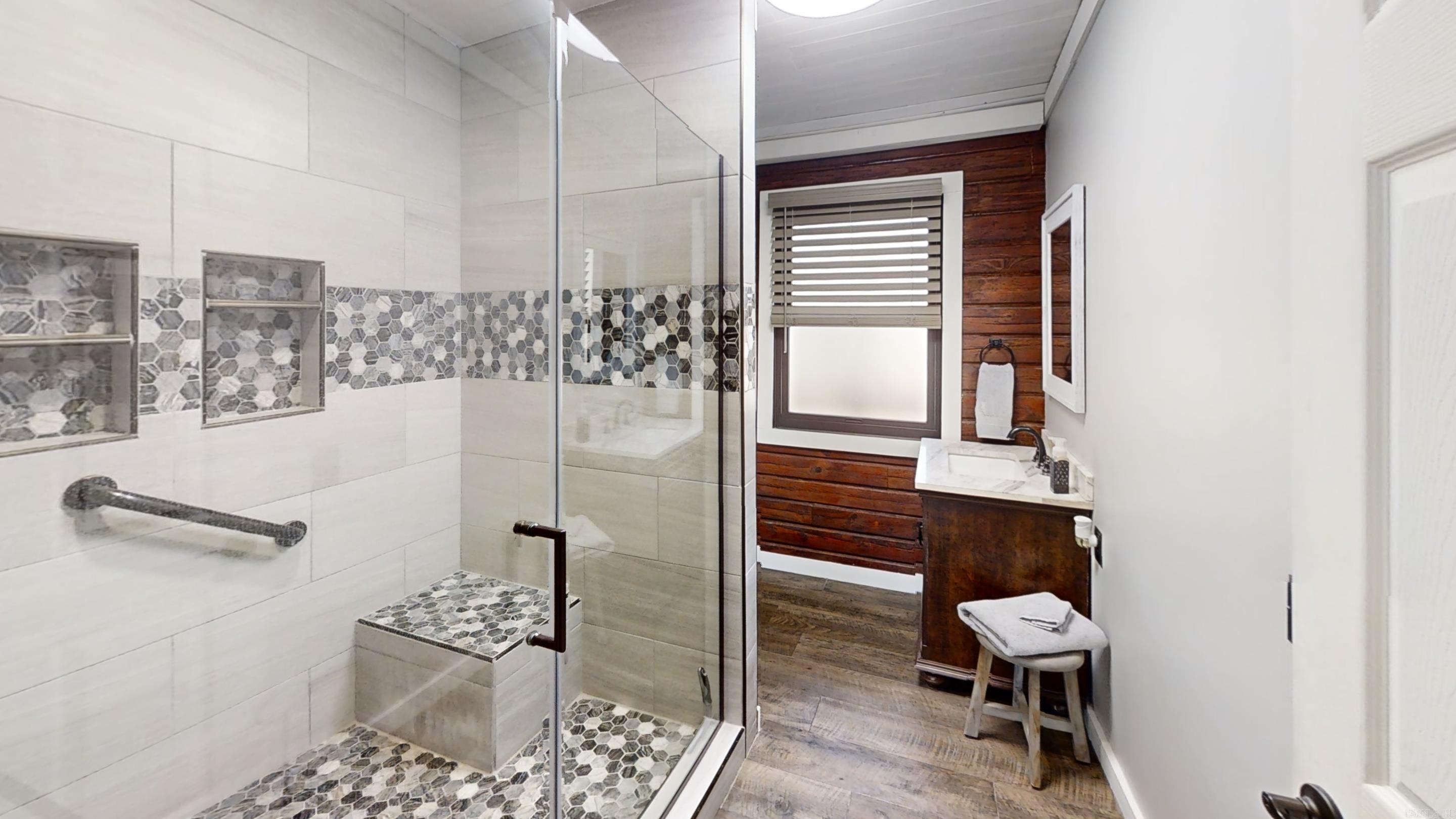 F & F Lake - Residential