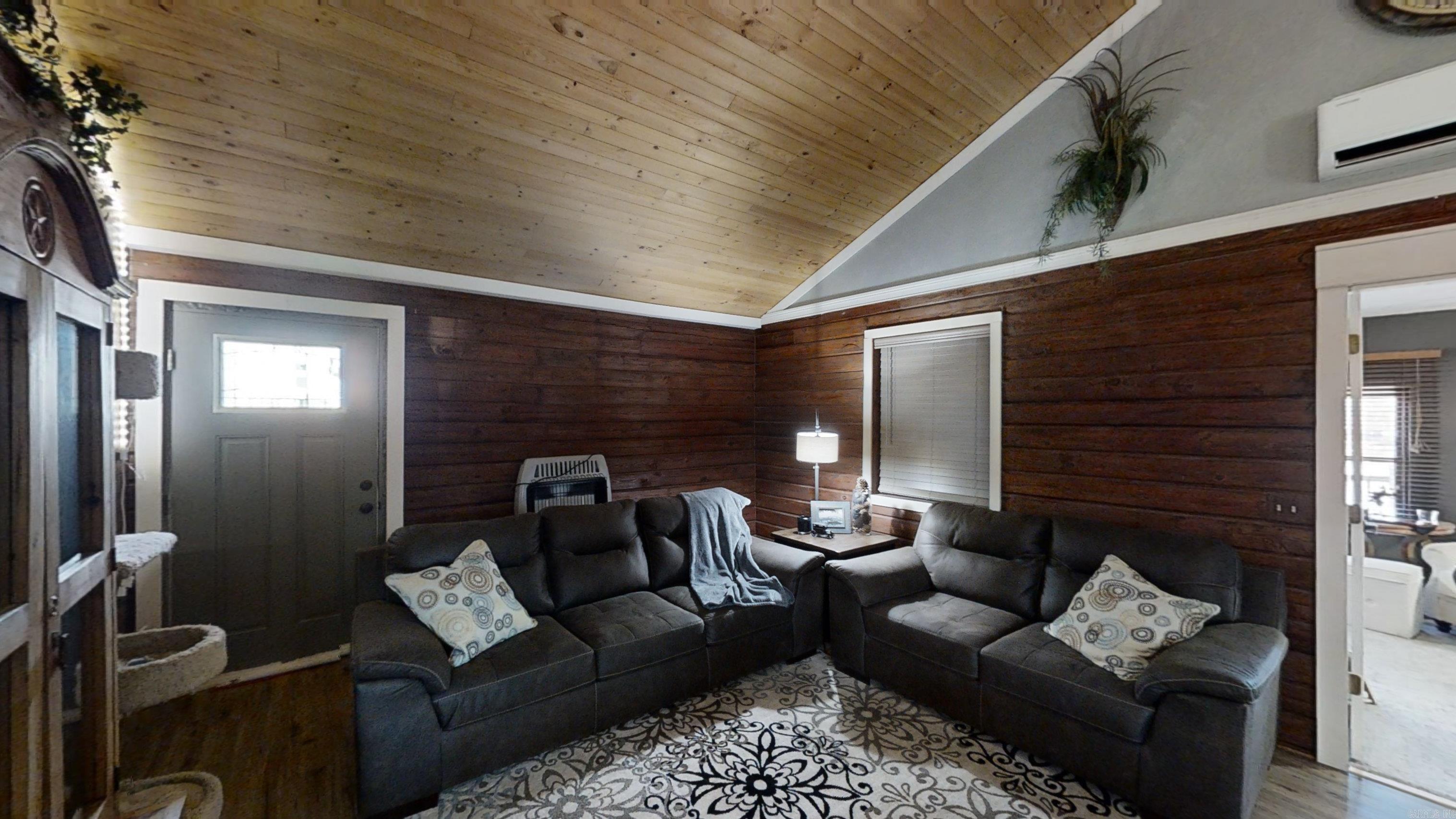 F & F Lake - Residential