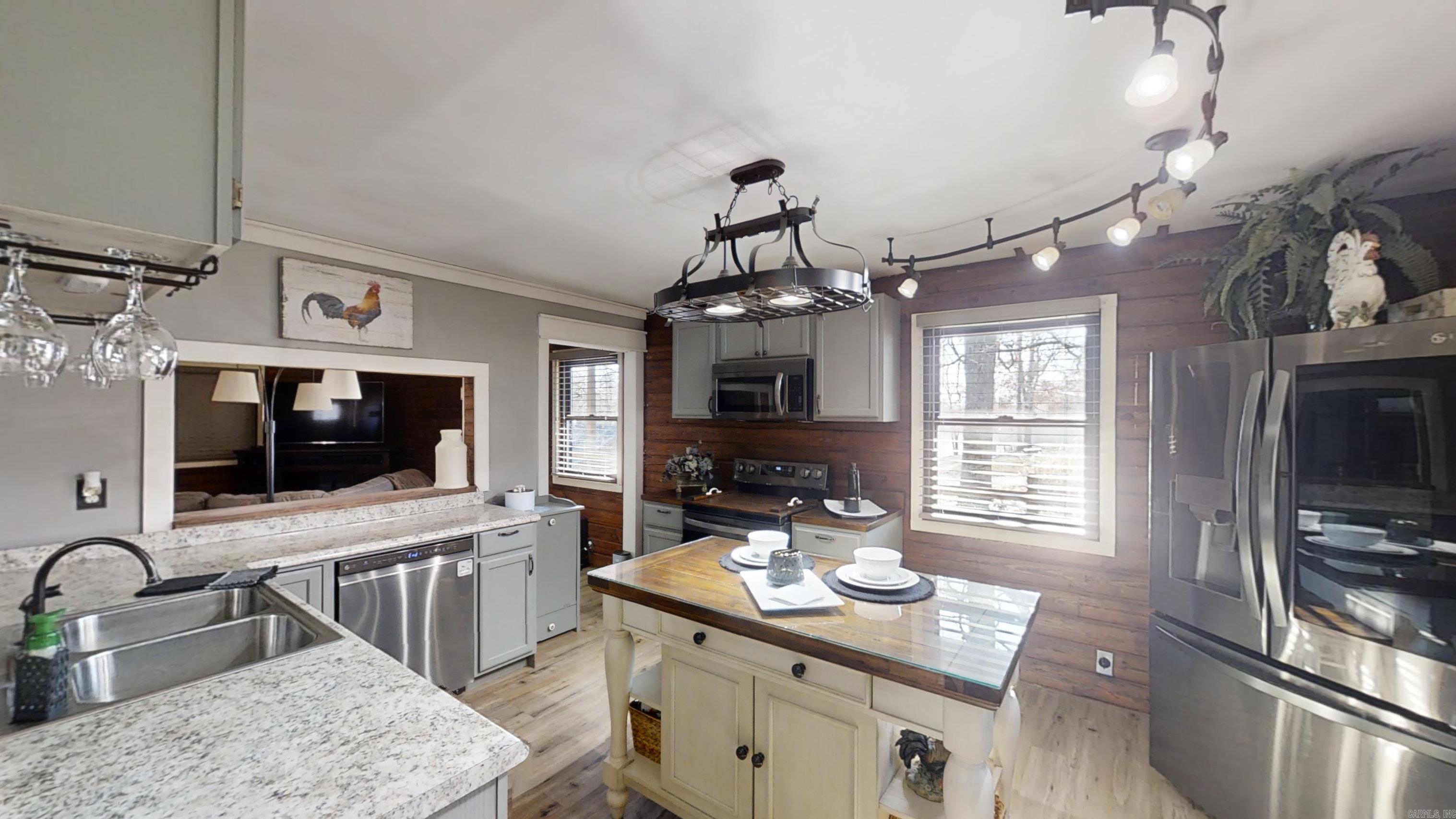 F & F Lake - Residential