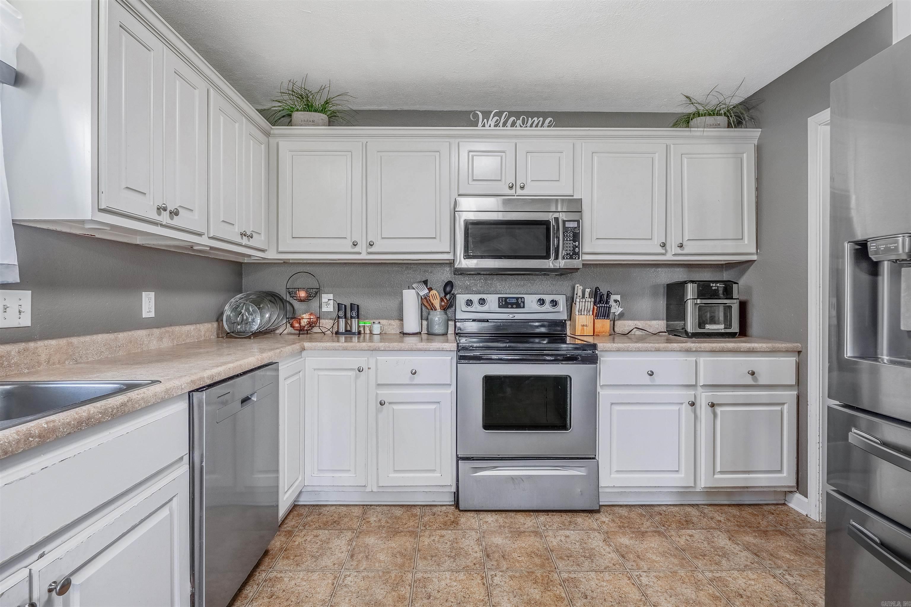 WEST POINTE - Residential