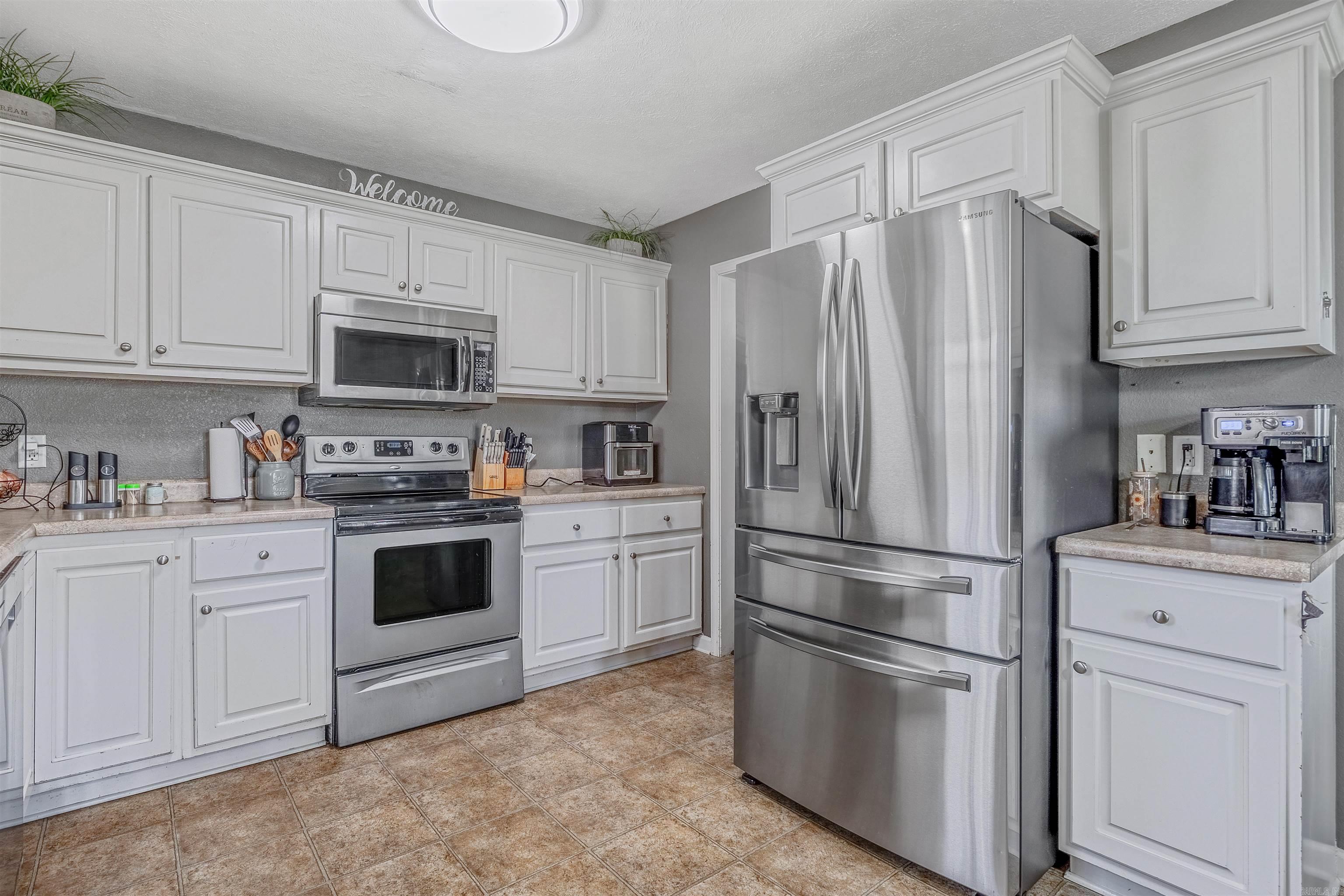 WEST POINTE - Residential