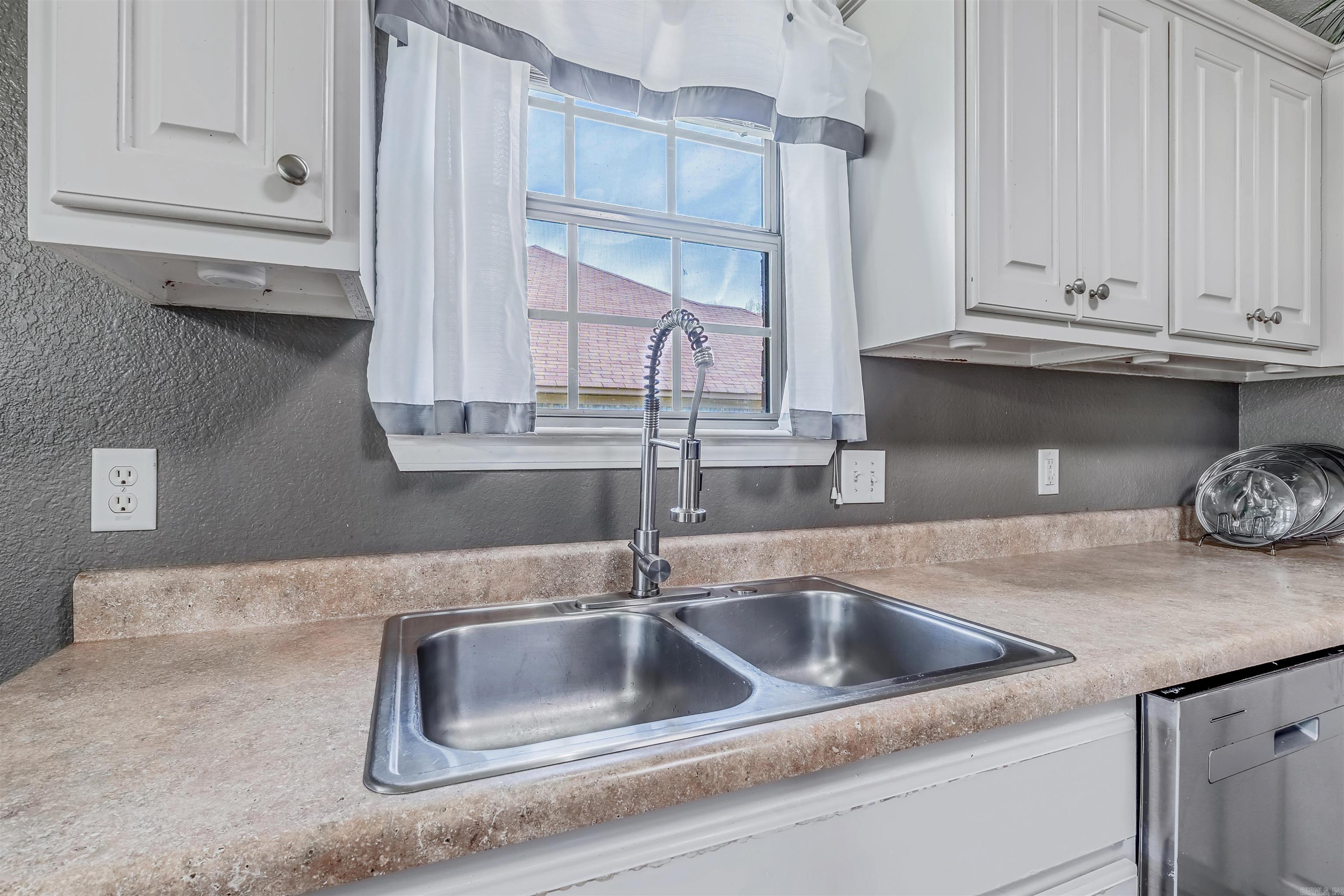 WEST POINTE - Residential