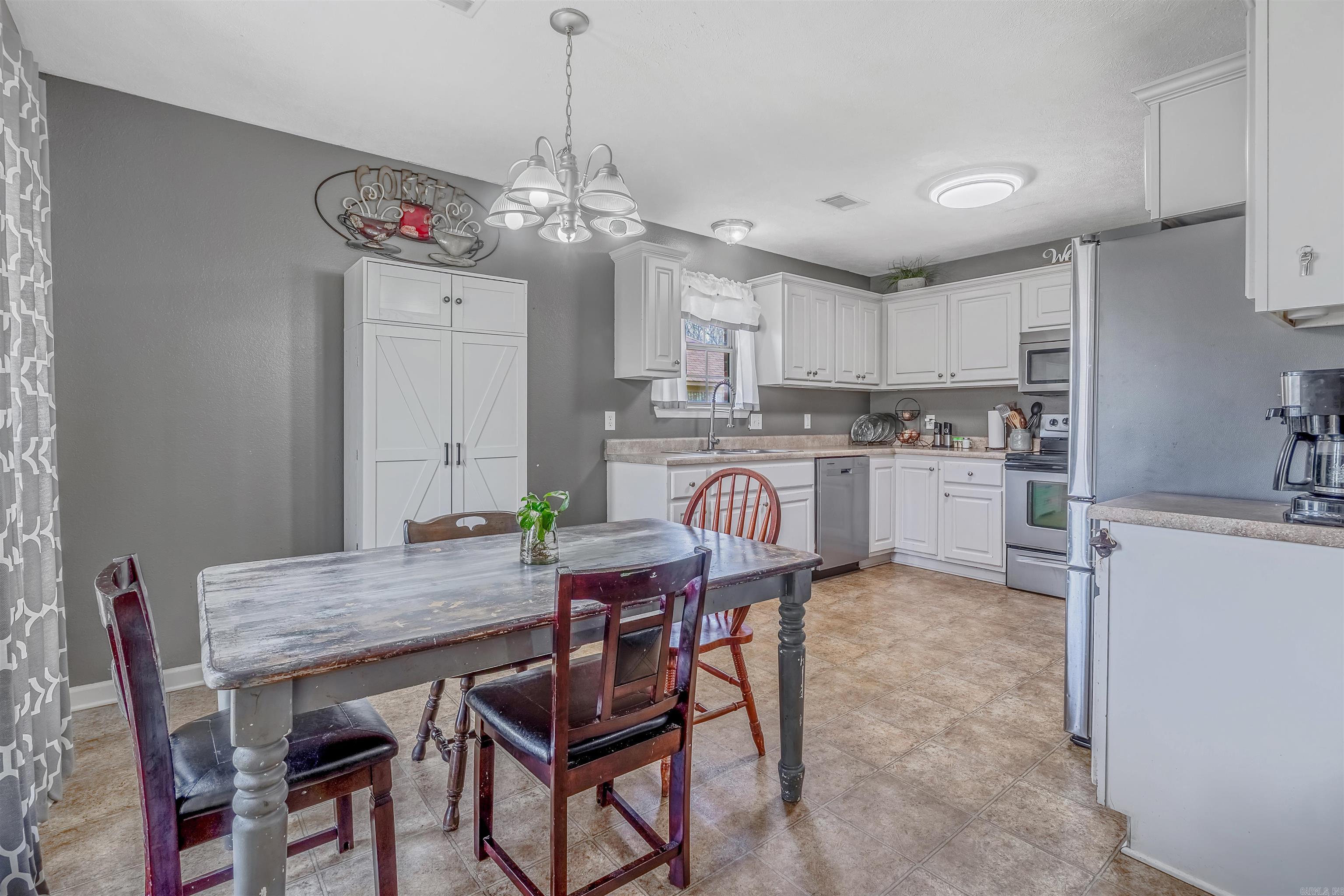 WEST POINTE - Residential