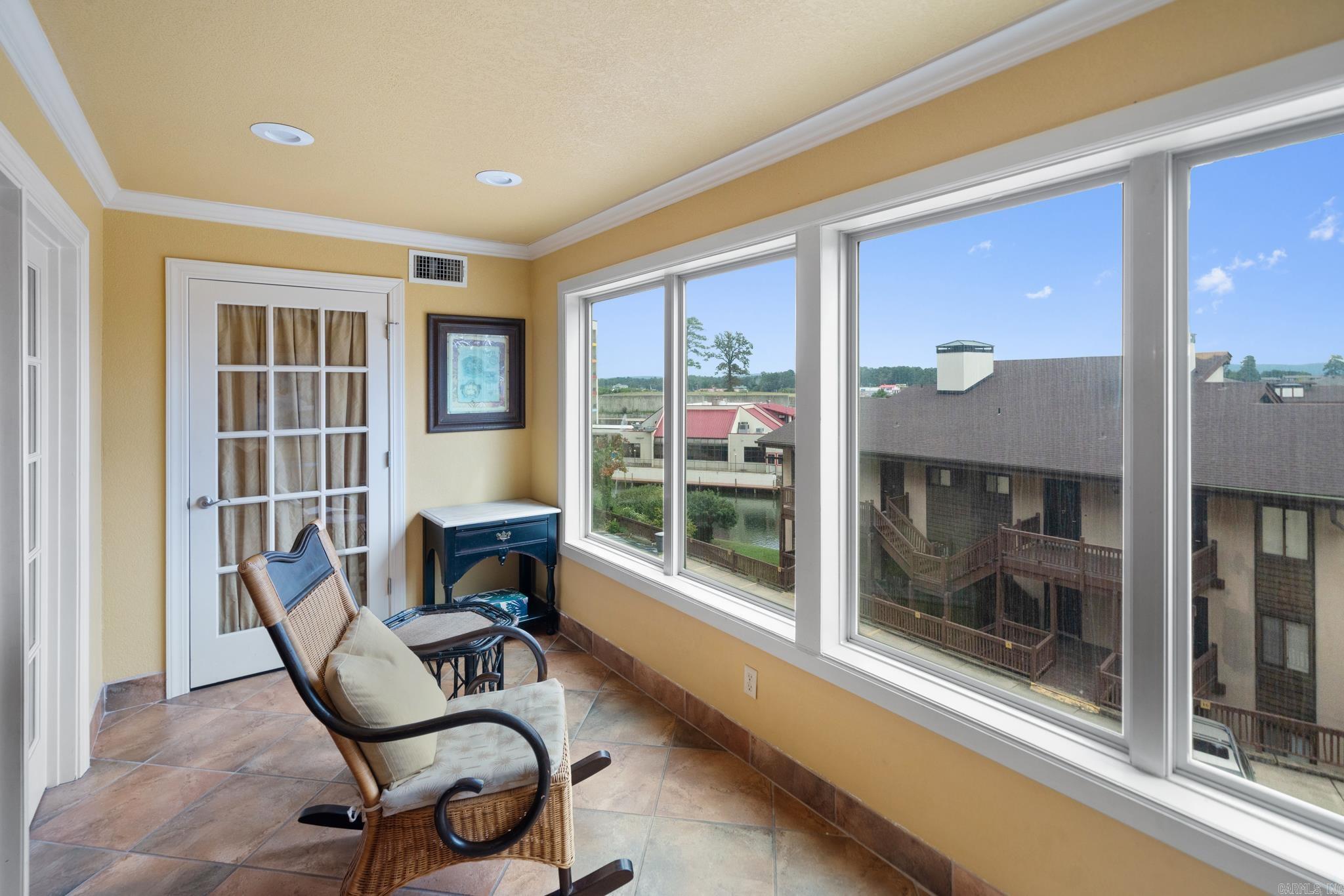 VISTA VILLAS - Residential